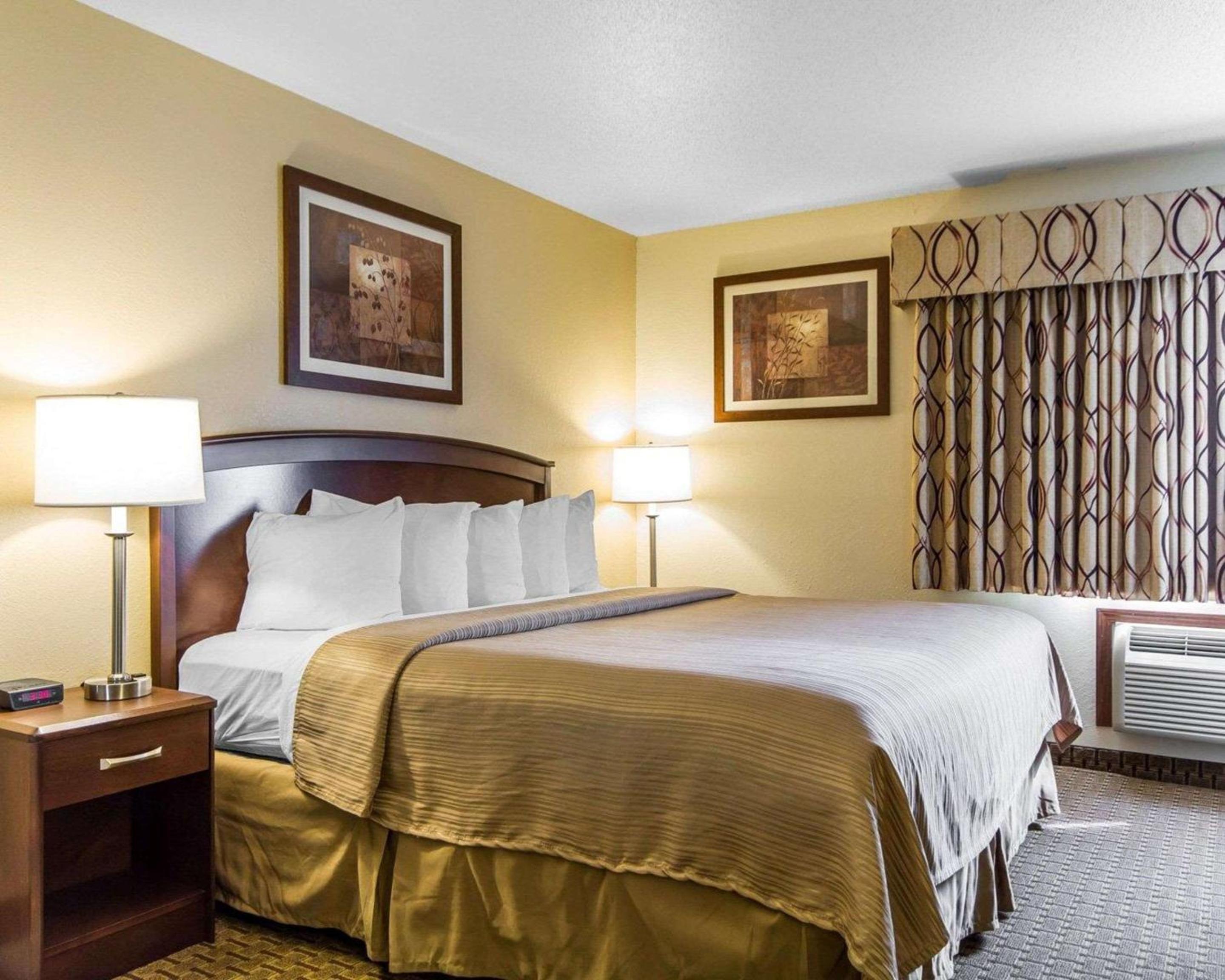 Quality Inn La Crosse North view 3