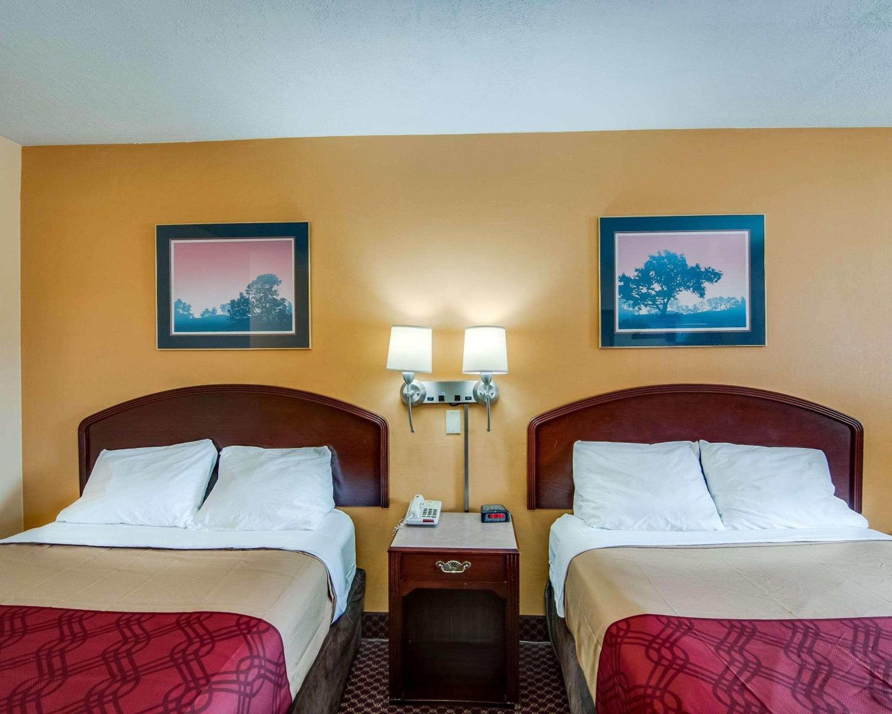 Econo Lodge Near Bluefield College view 4