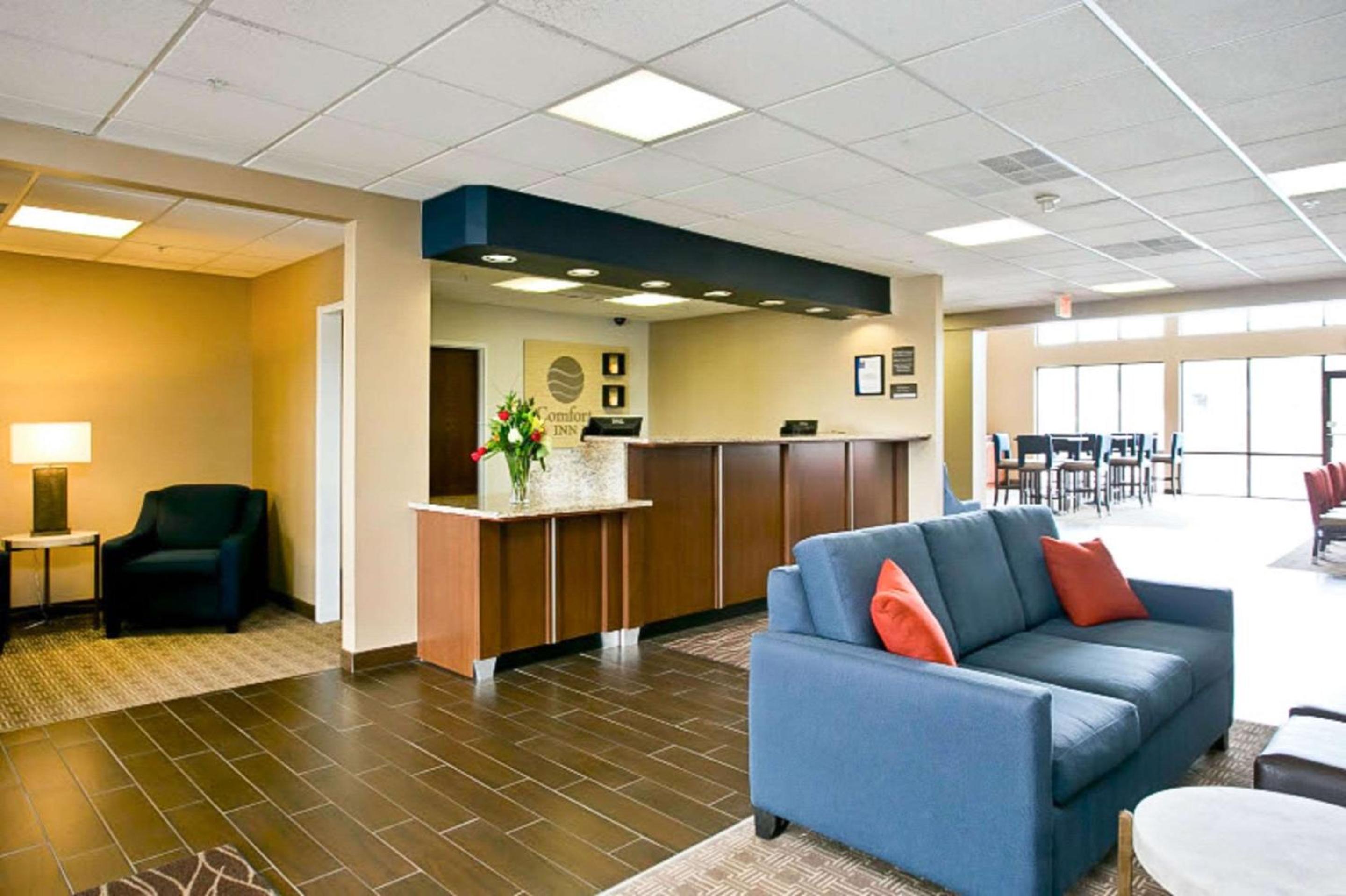 Comfort Inn Aikens Center view 3