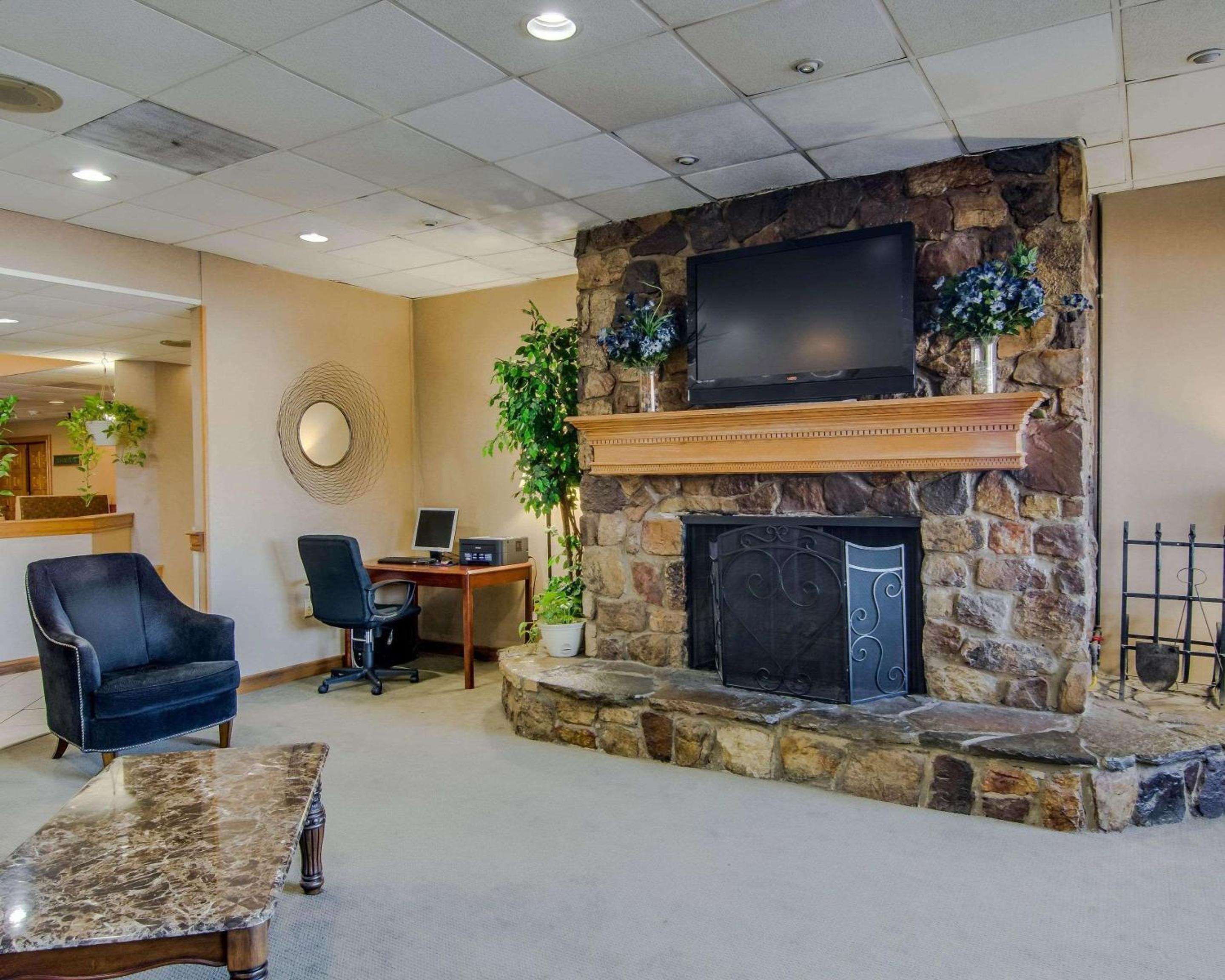 Quality Hotel and Conference Center - Property Image 2