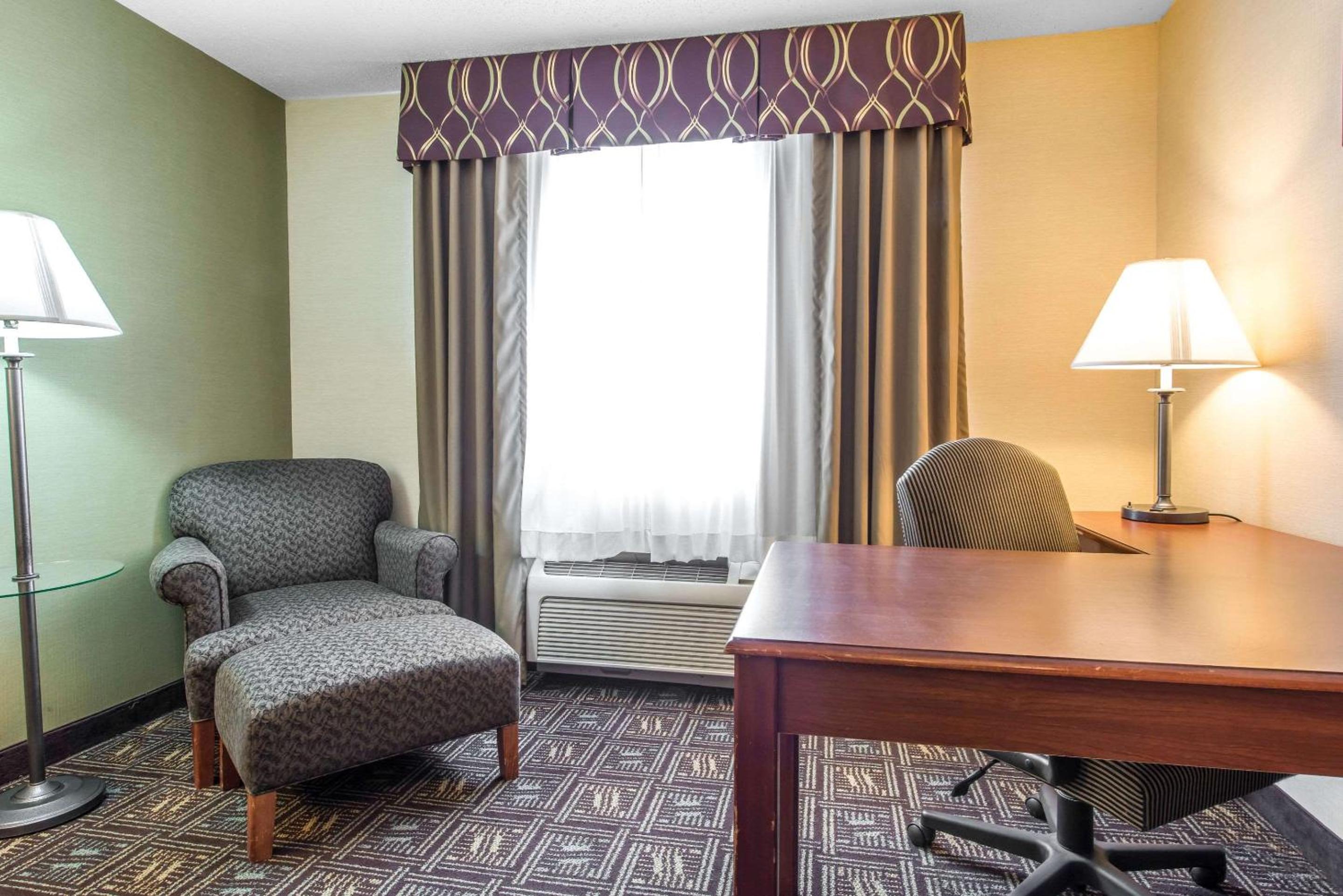 Comfort Inn Weirton - Steubenville view 5