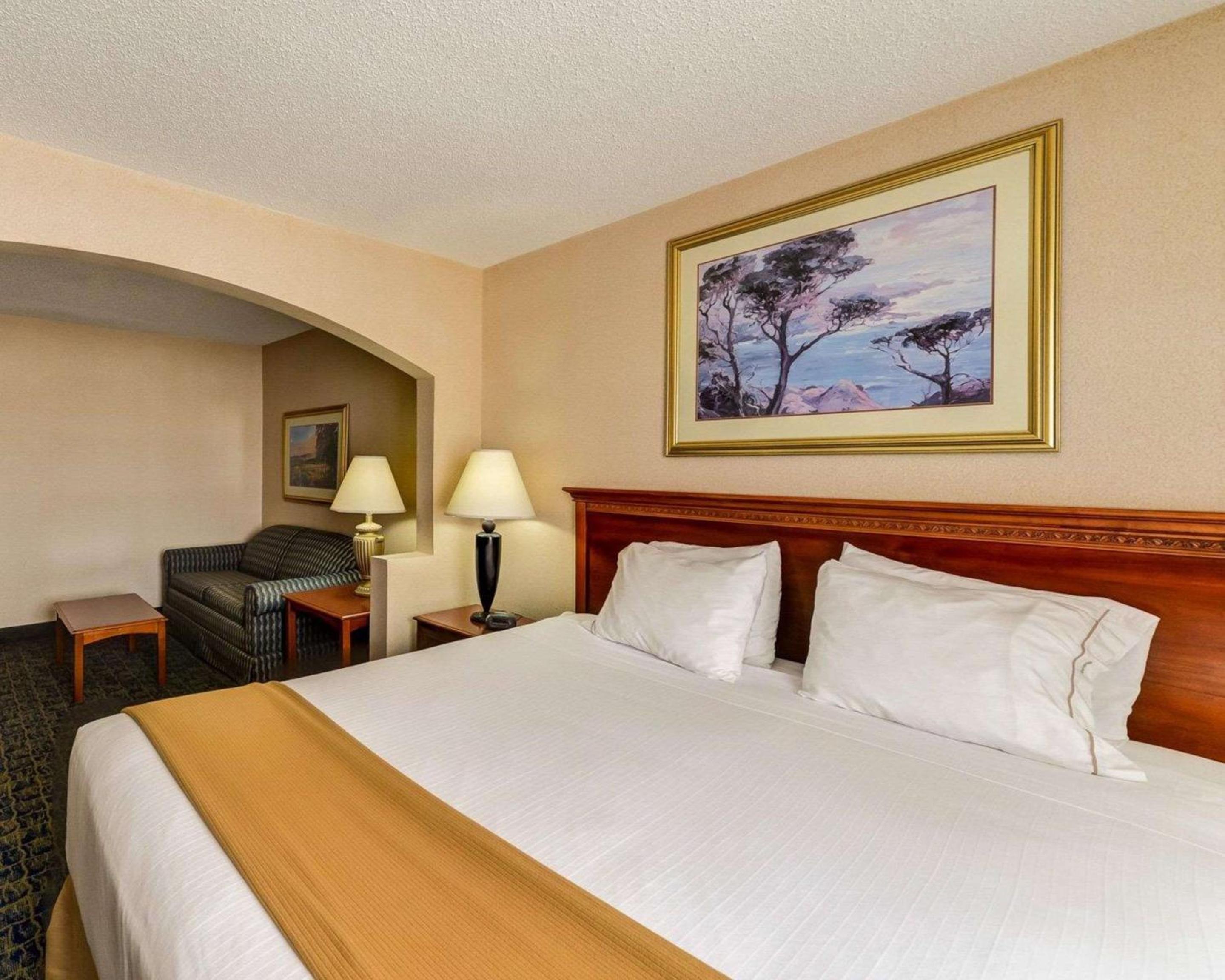 Martinsburg Vacations - Quality Inn Spring Mills - Martinsburg North - Property Image 34