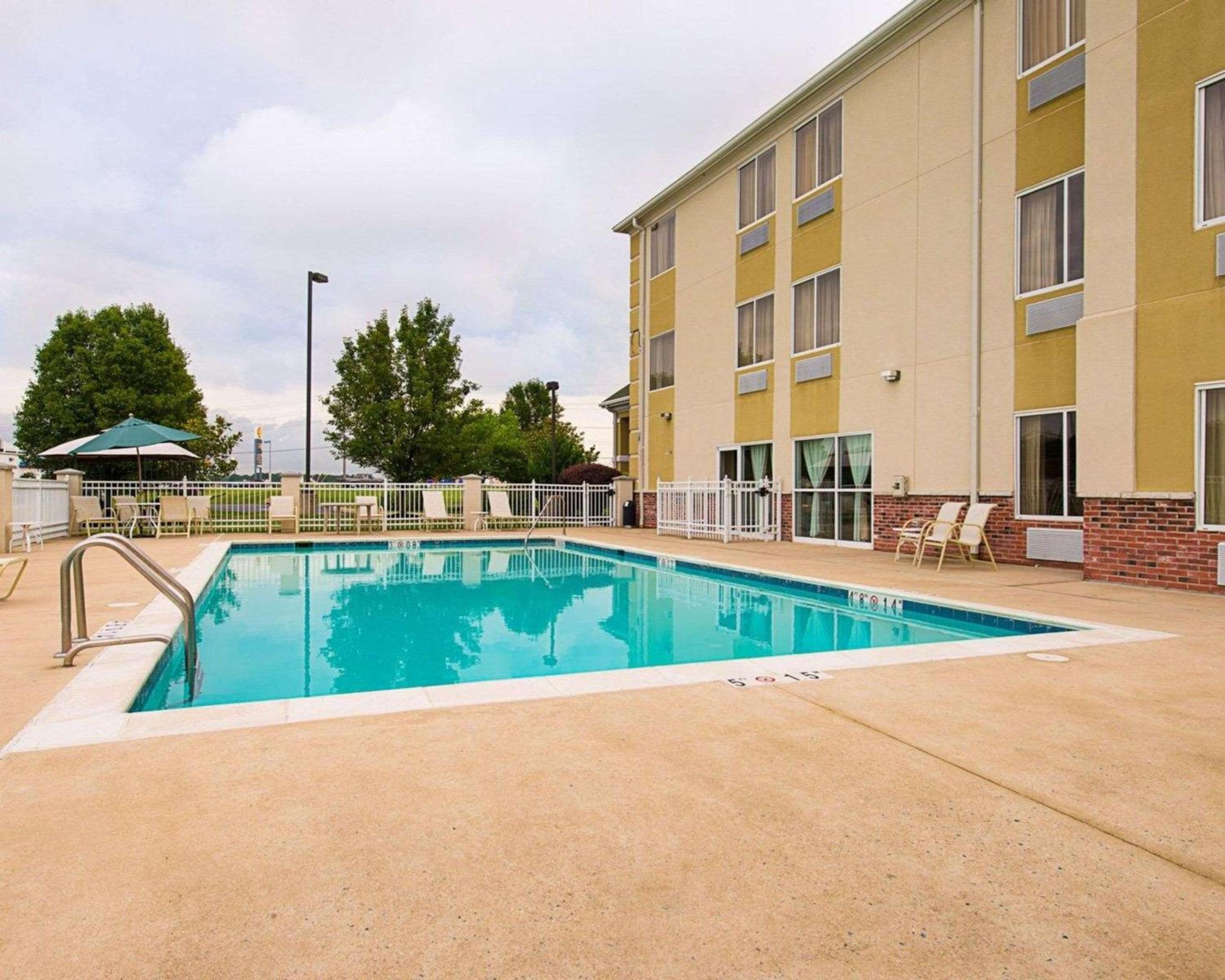 Martinsburg Vacations - Quality Inn Spring Mills - Martinsburg North - Property Image 4