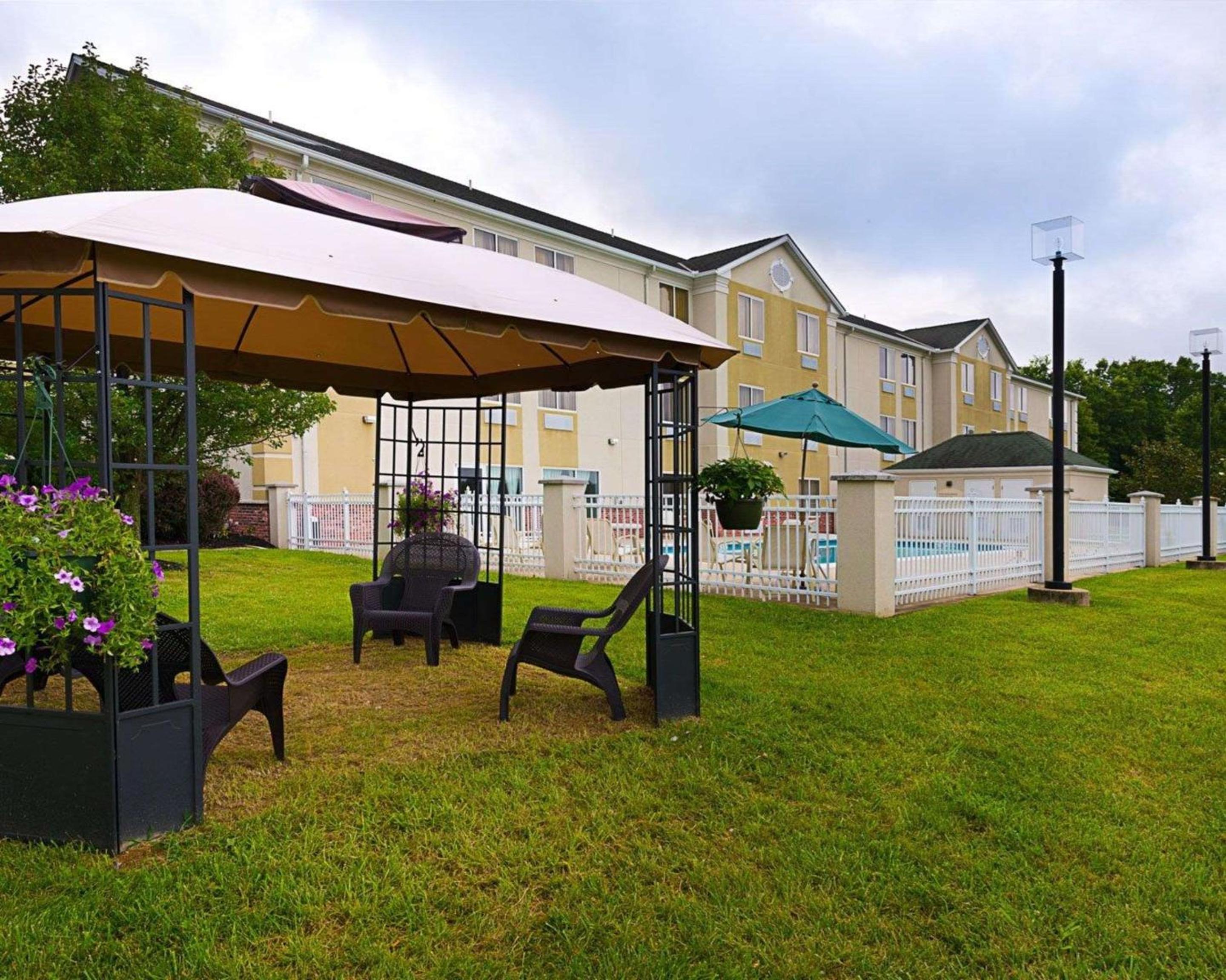 Martinsburg Vacations - Quality Inn Spring Mills - Martinsburg North - Property Image 16