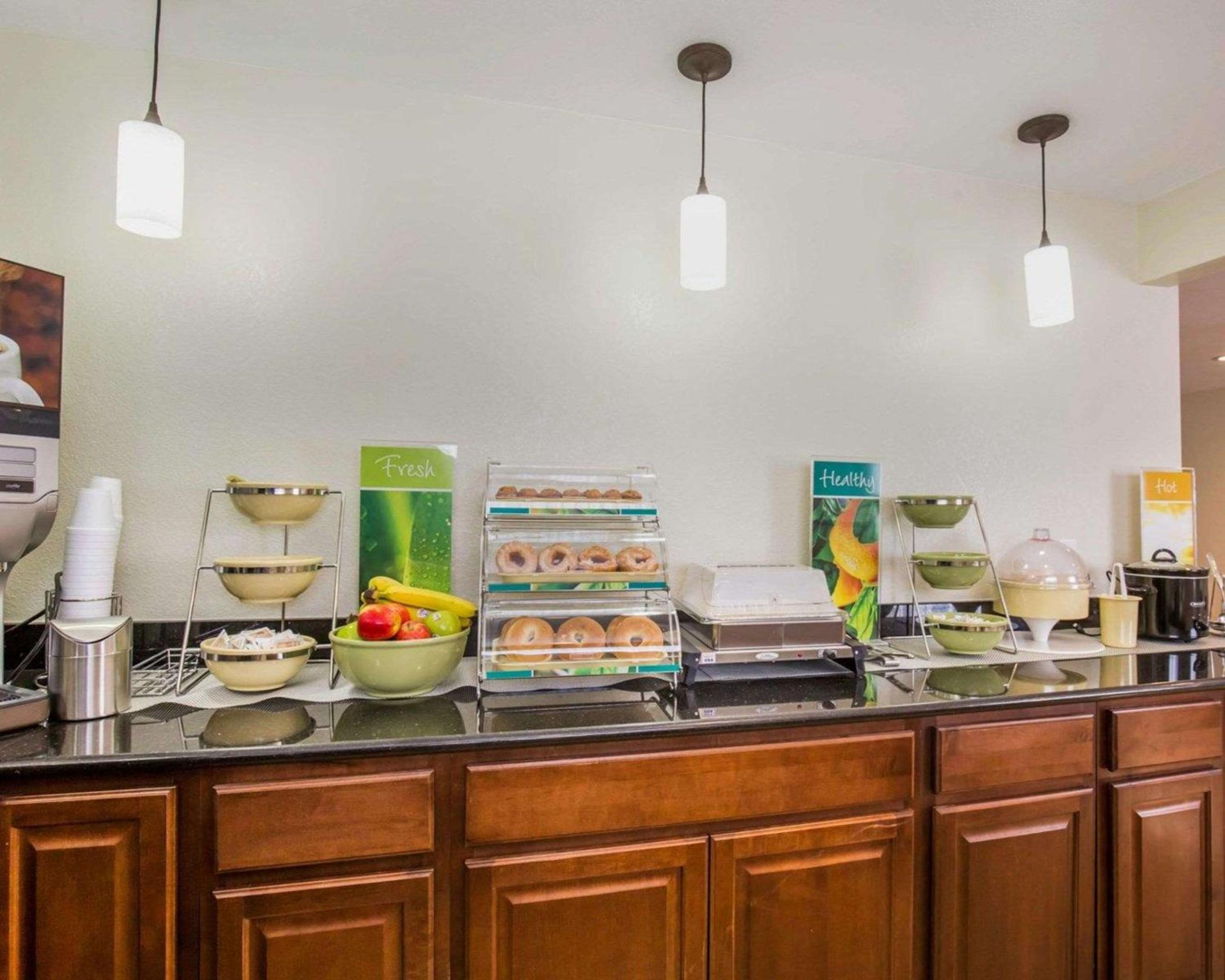 Gillette Vacations - Quality Inn - Property Image 5