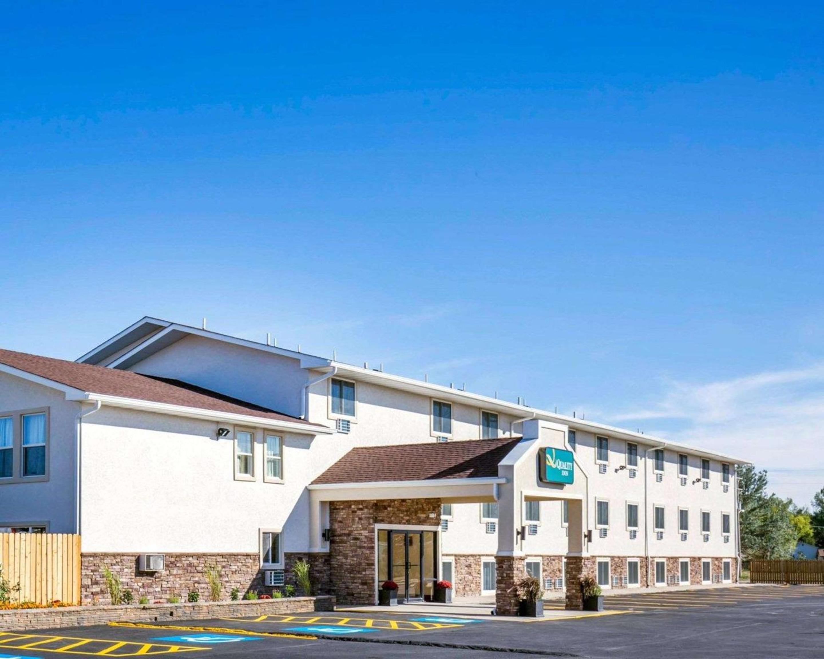 Gillette Vacations - Quality Inn - Property Image 4