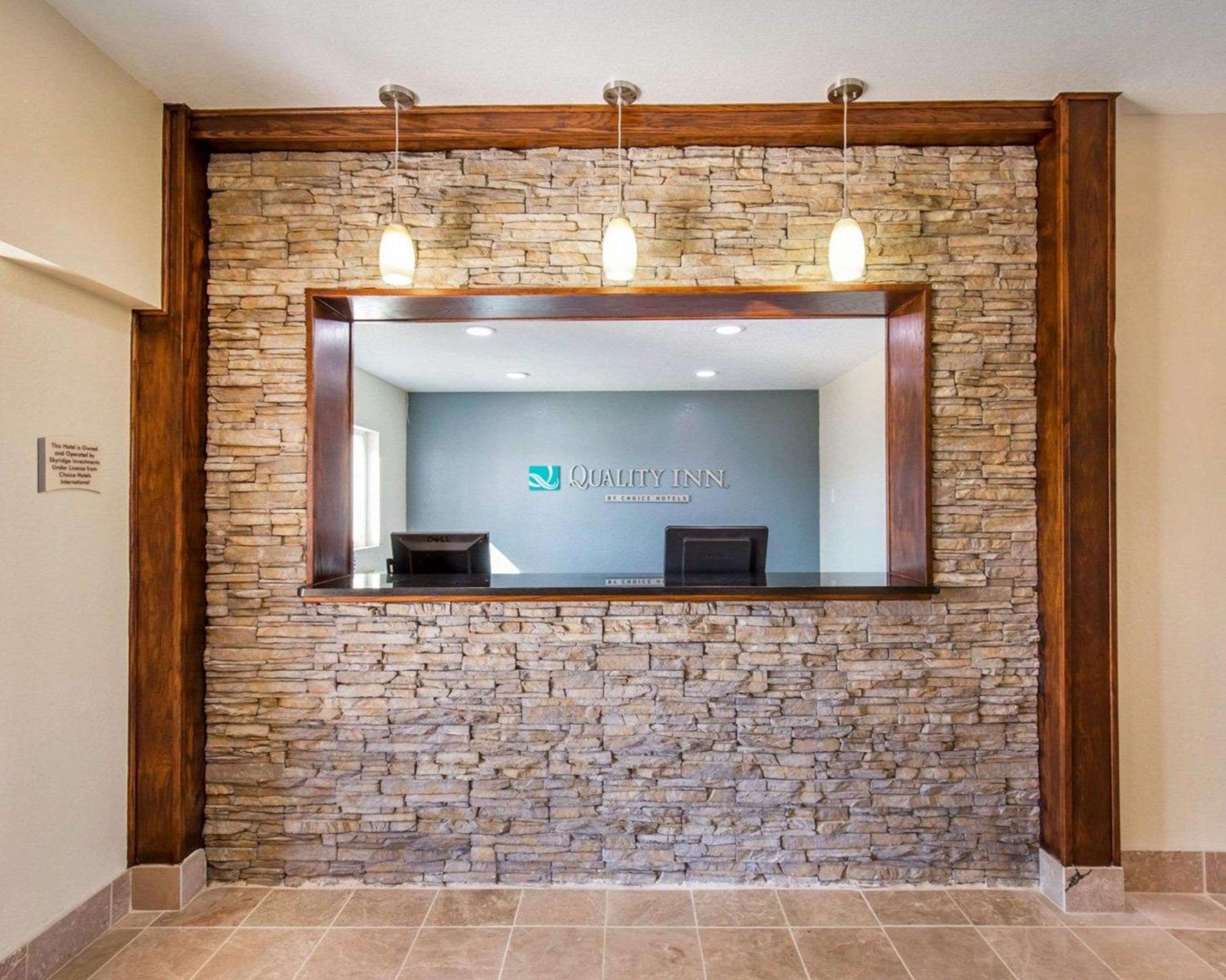 Gillette Vacations - Quality Inn - Property Image 6