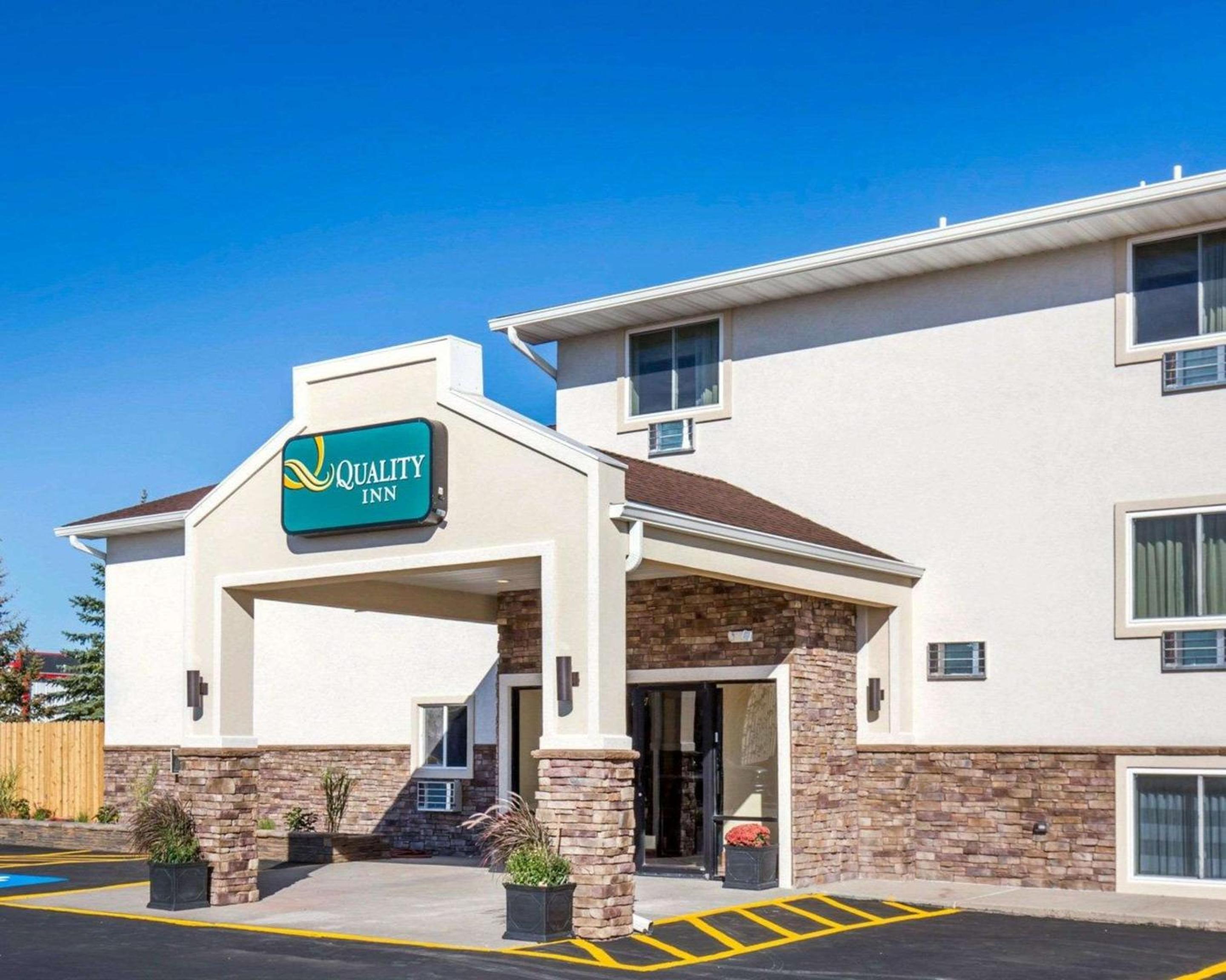 Gillette Vacations - Quality Inn - Property Image 1