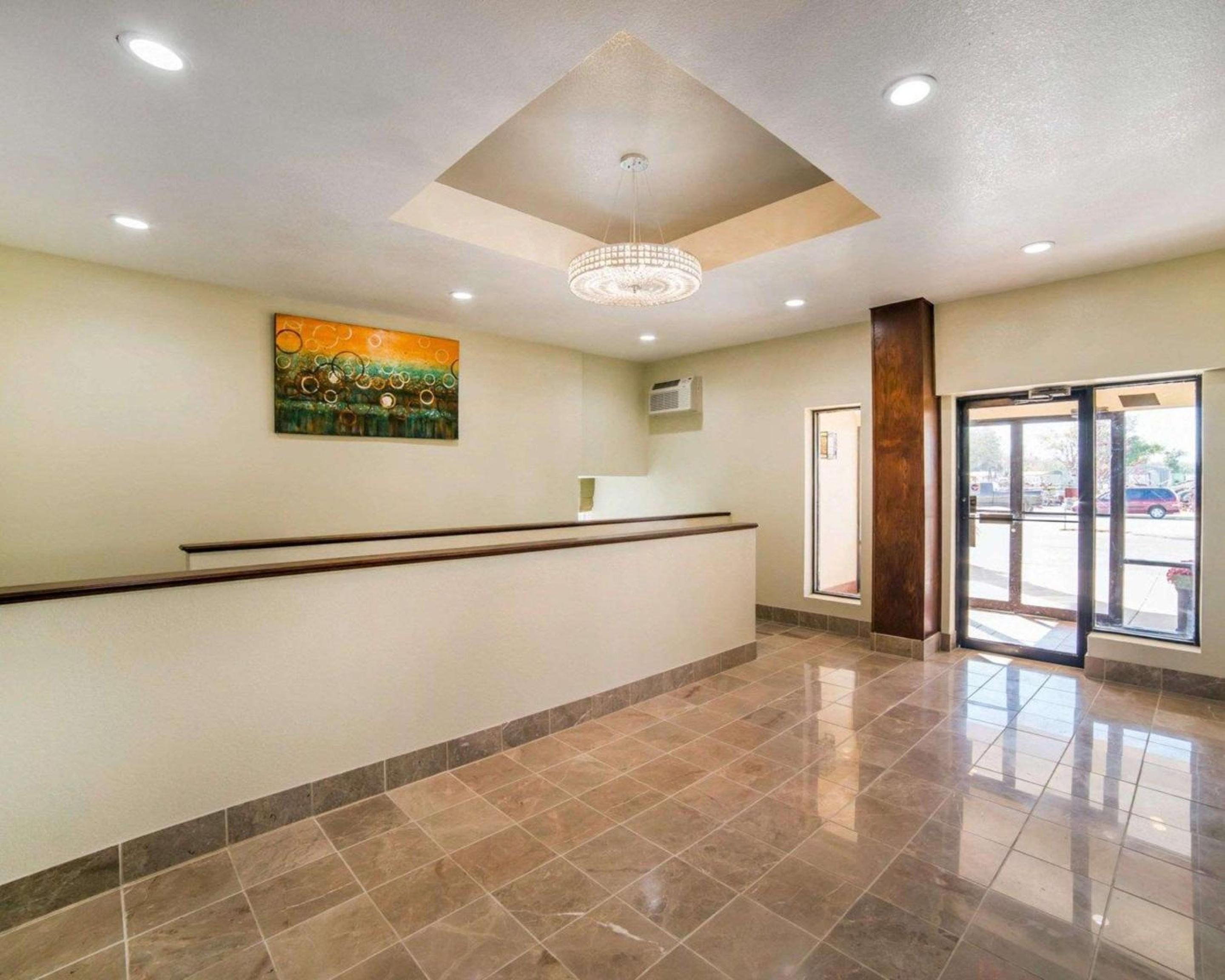 Gillette Vacations - Quality Inn - Property Image 11