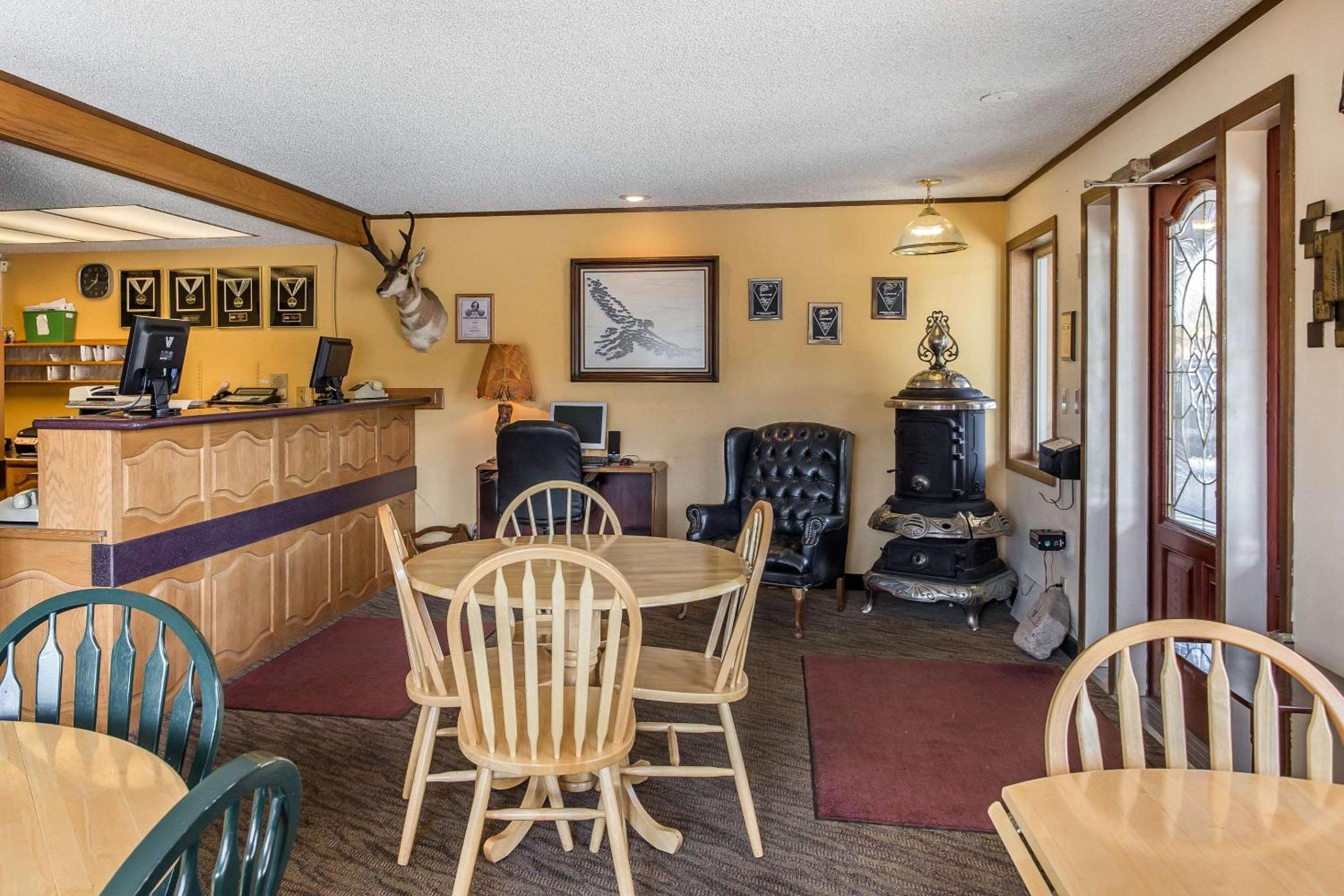 Rodeway Inn Pronghorn Lodge - Property Image 4