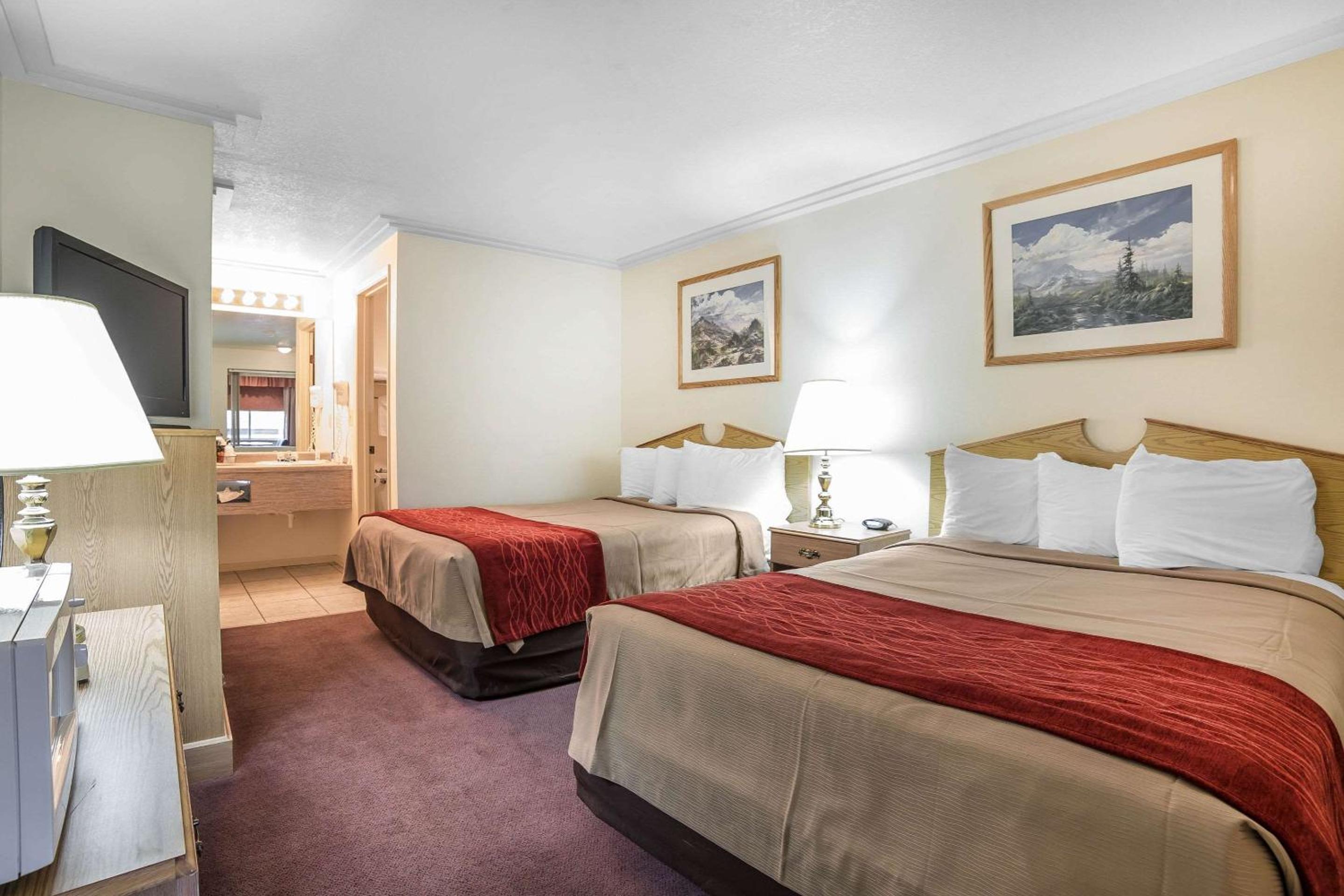 Rodeway Inn Pronghorn Lodge - Property Image 5