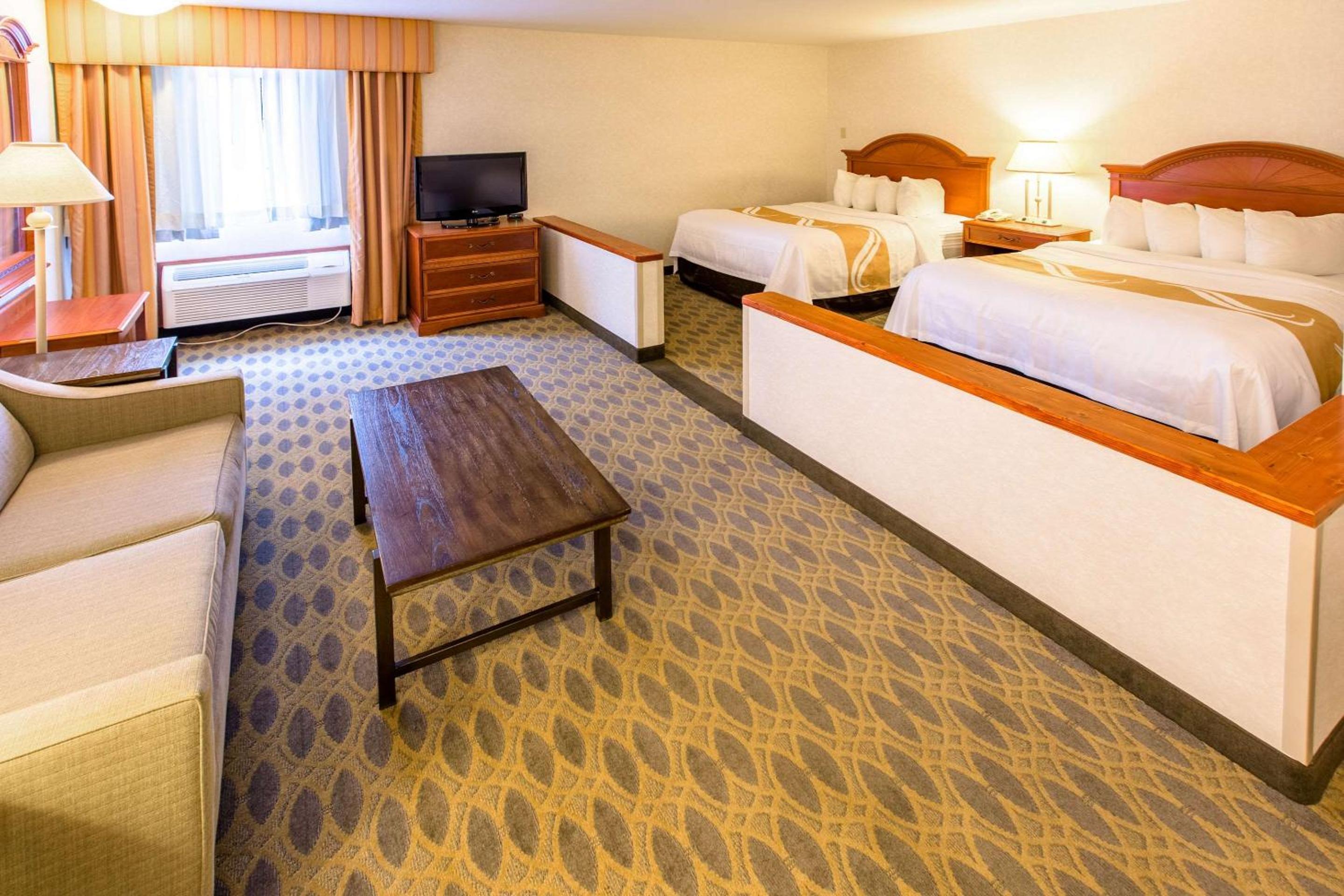 Laramie Vacations - Quality Inn  Suites University - Property Image 10