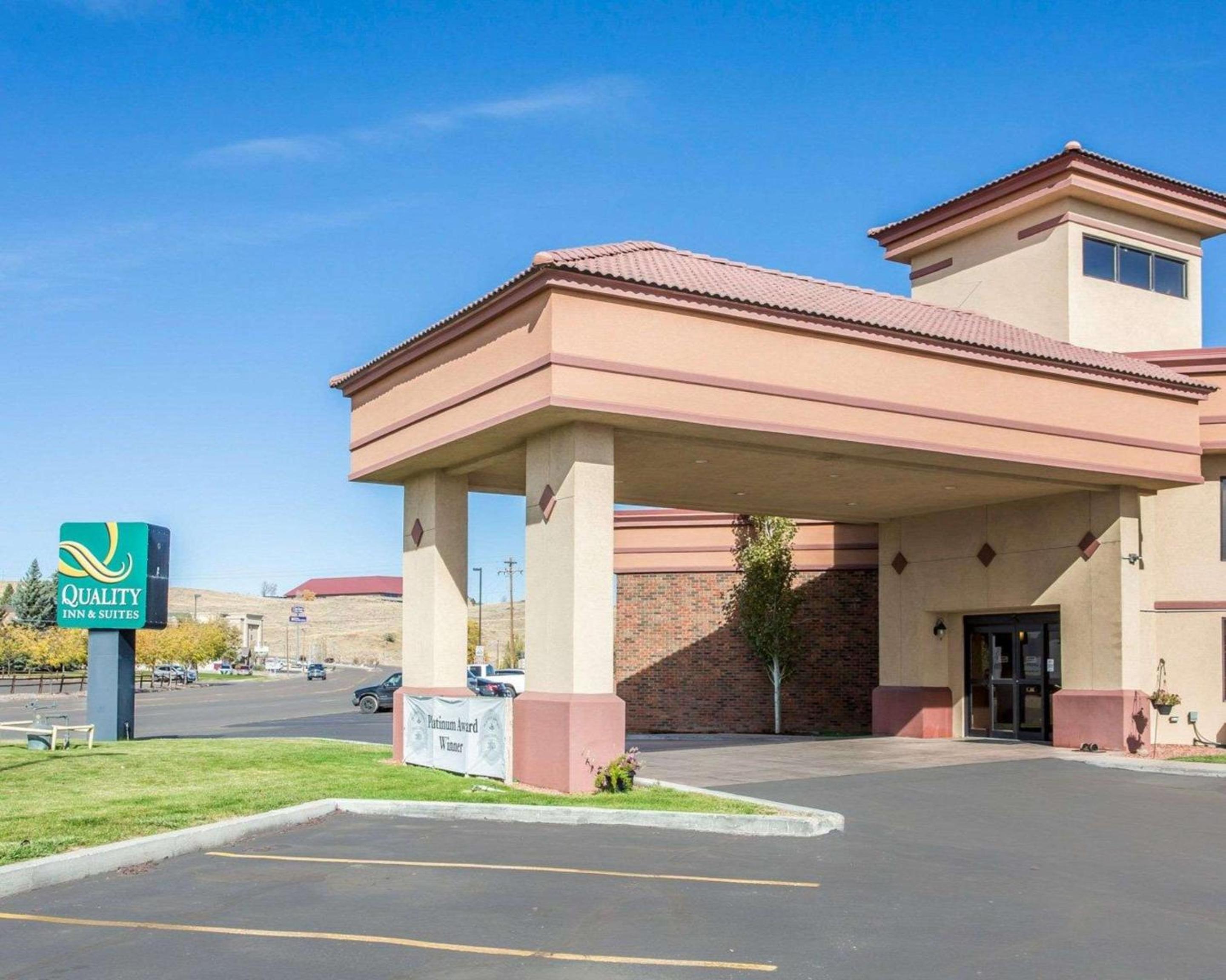 Hotel Quality Inn & Suites Casper near Event Center - Image 1