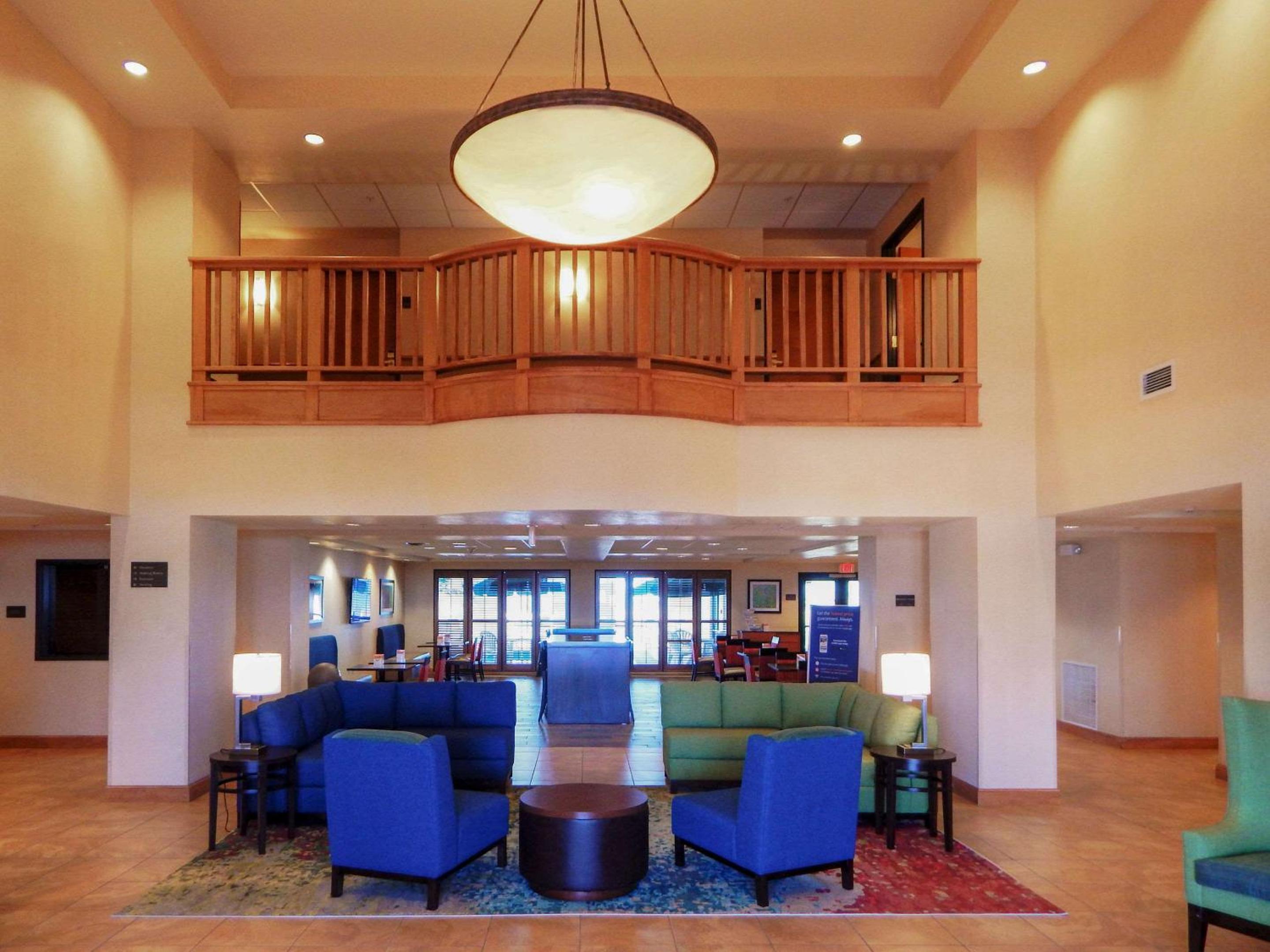 Sheridan Vacations - Comfort Inn  Suites Sheridan - Property Image 3