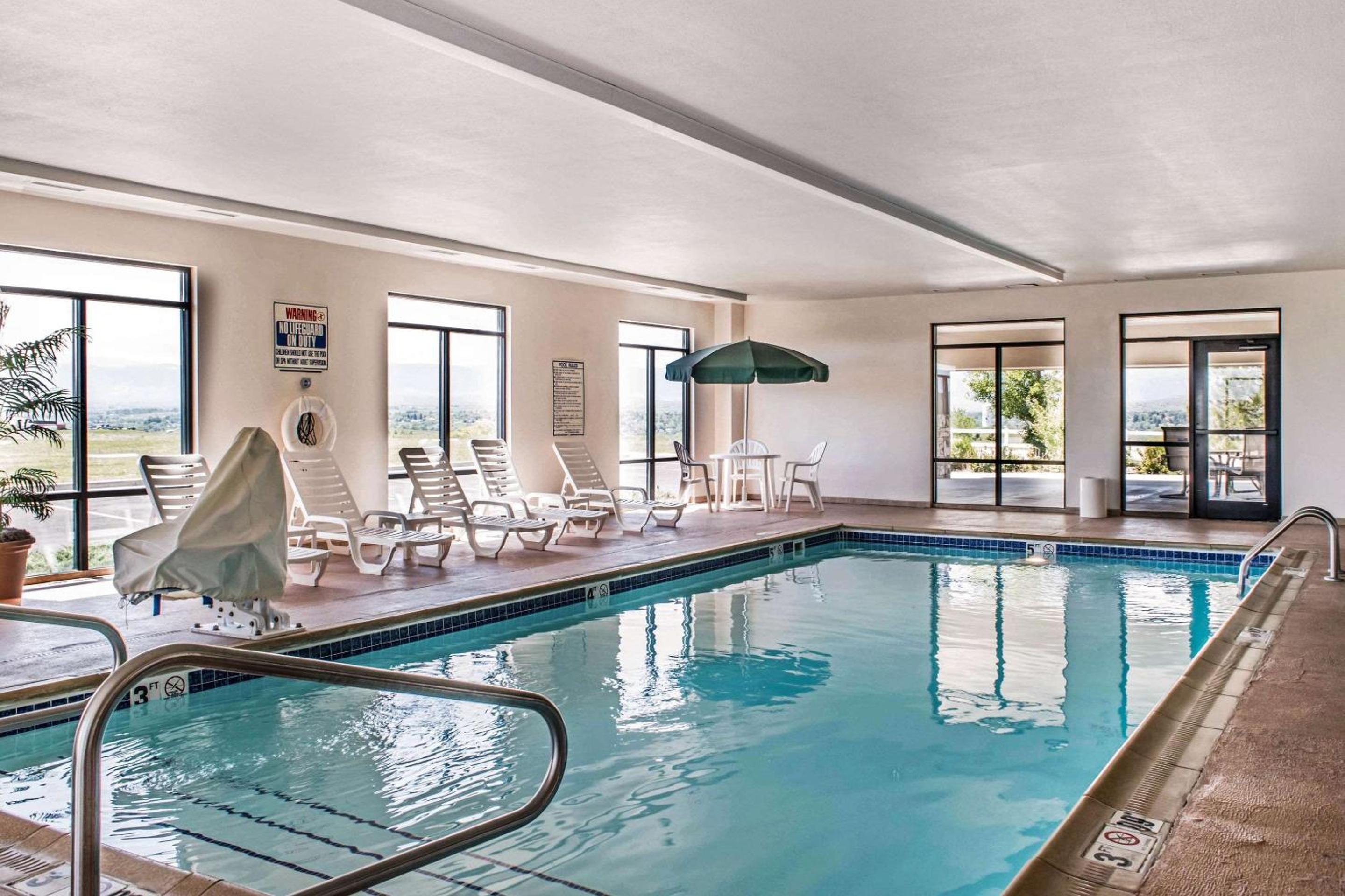 Sheridan Vacations - Comfort Inn  Suites Sheridan - Property Image 5