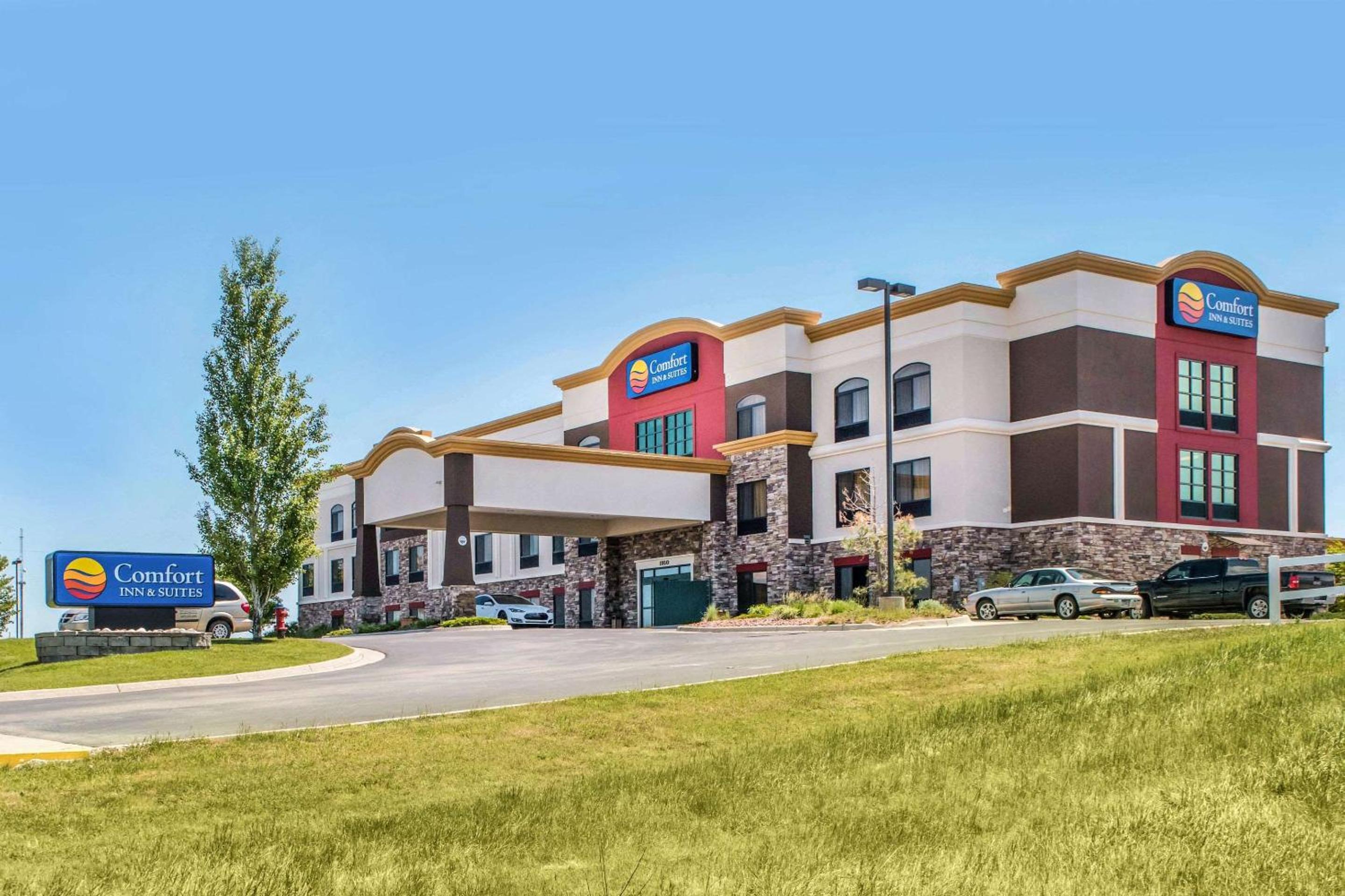 Sheridan Vacations - Comfort Inn  Suites Sheridan - Property Image 8