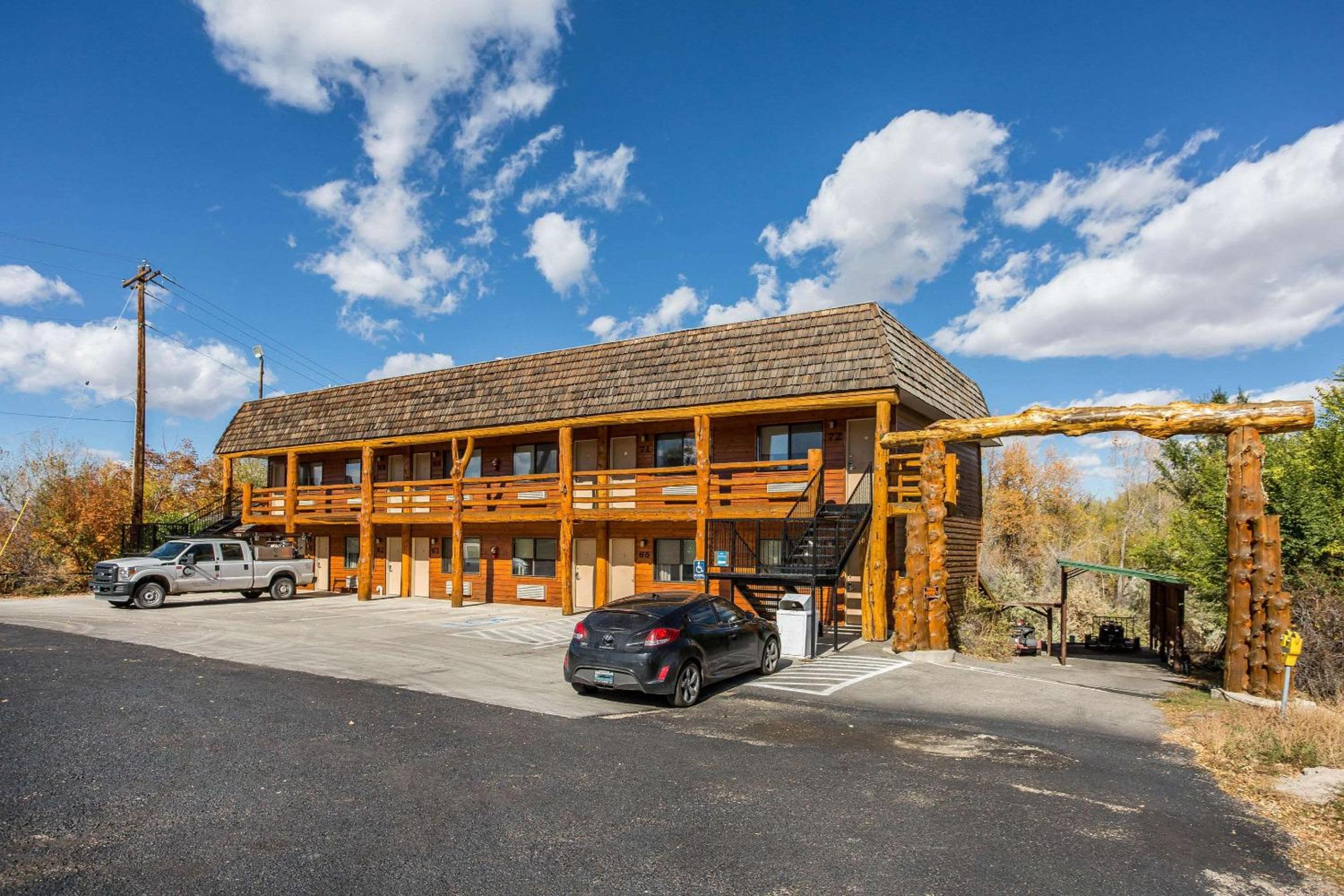 Hotel Rodeway Inn Pronghorn Lodge - Image 1