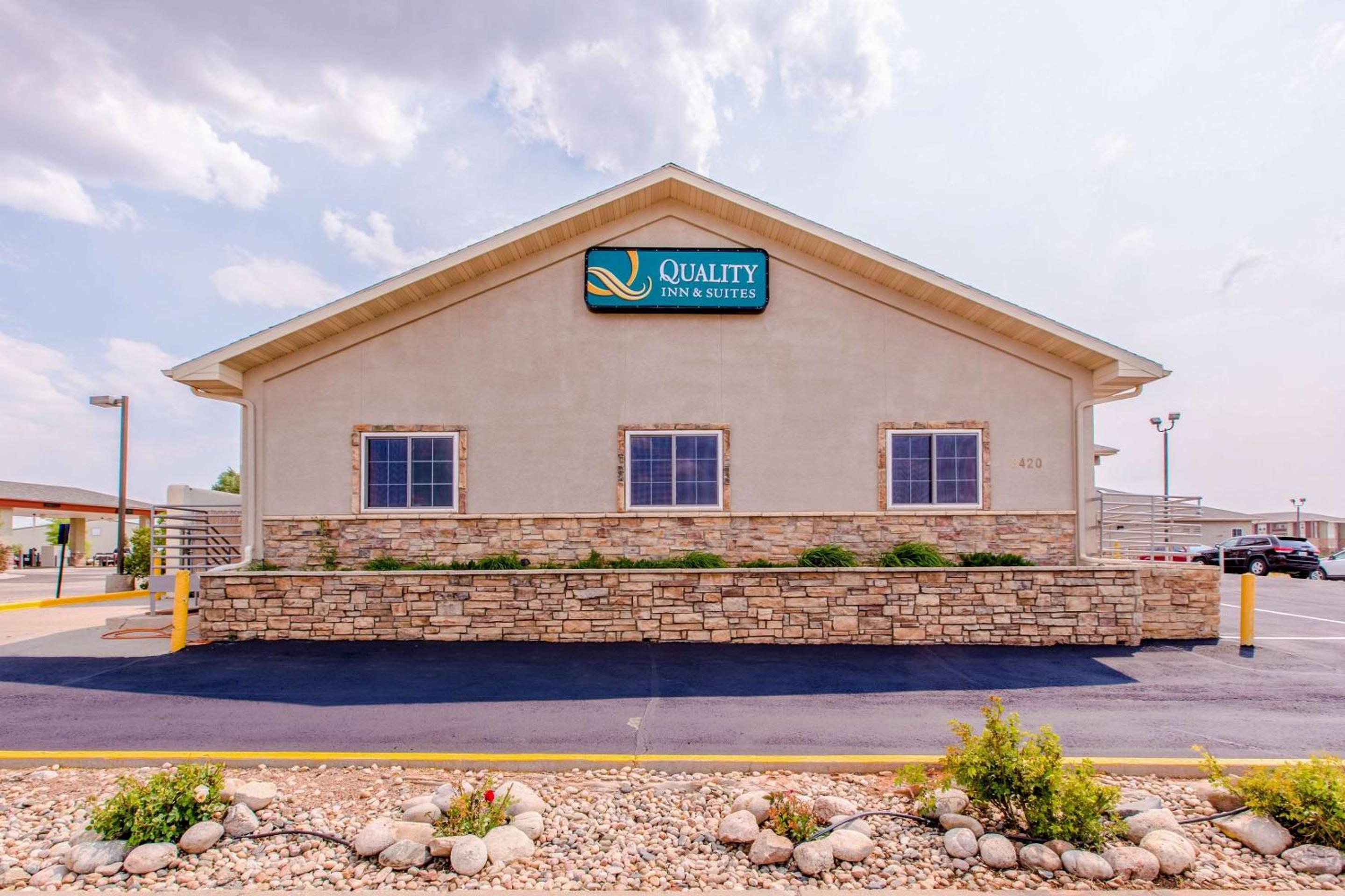 Laramie Vacations - Quality Inn  Suites University - Property Image 4