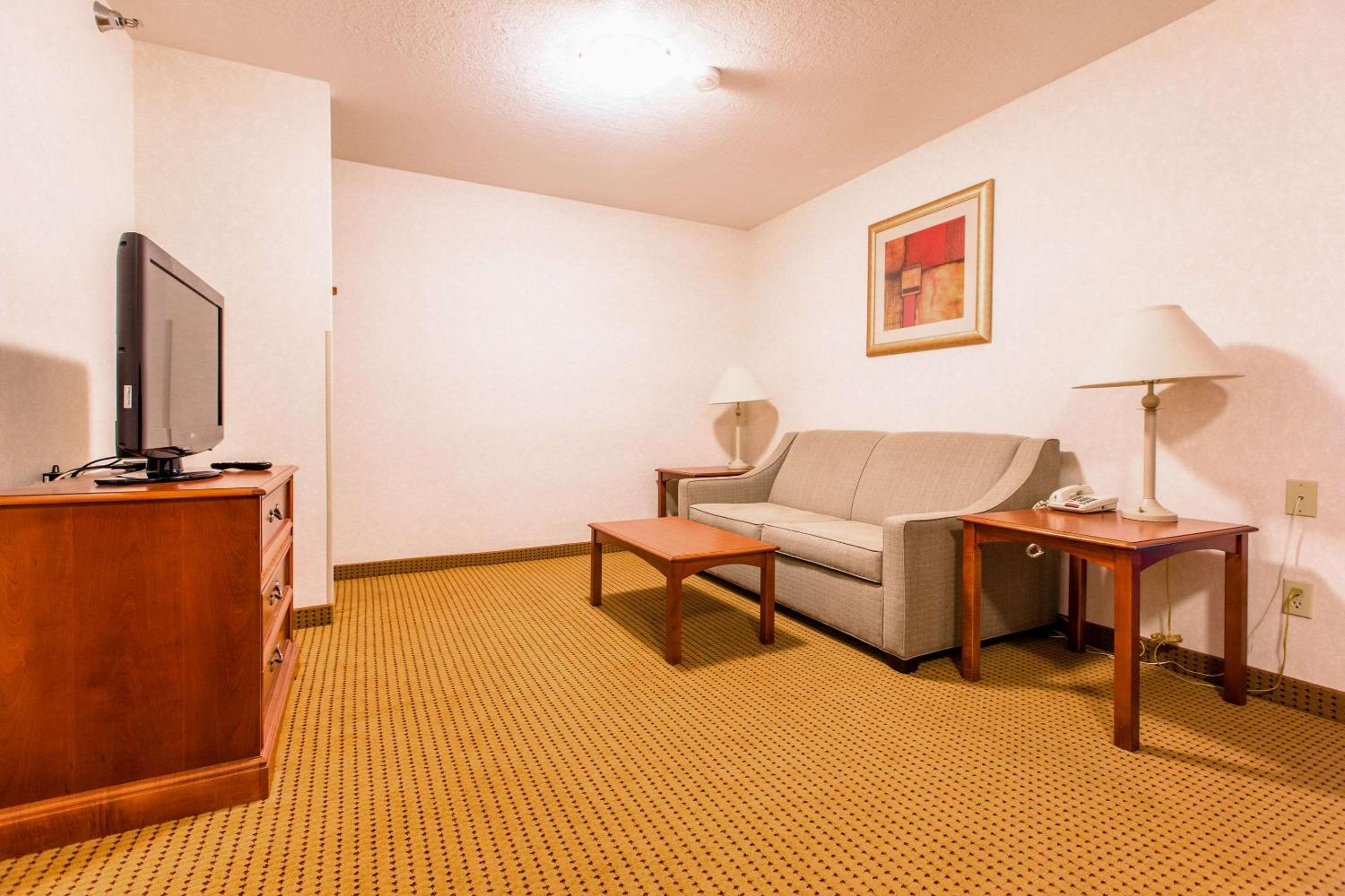 Laramie Vacations - Quality Inn  Suites University - Property Image 5