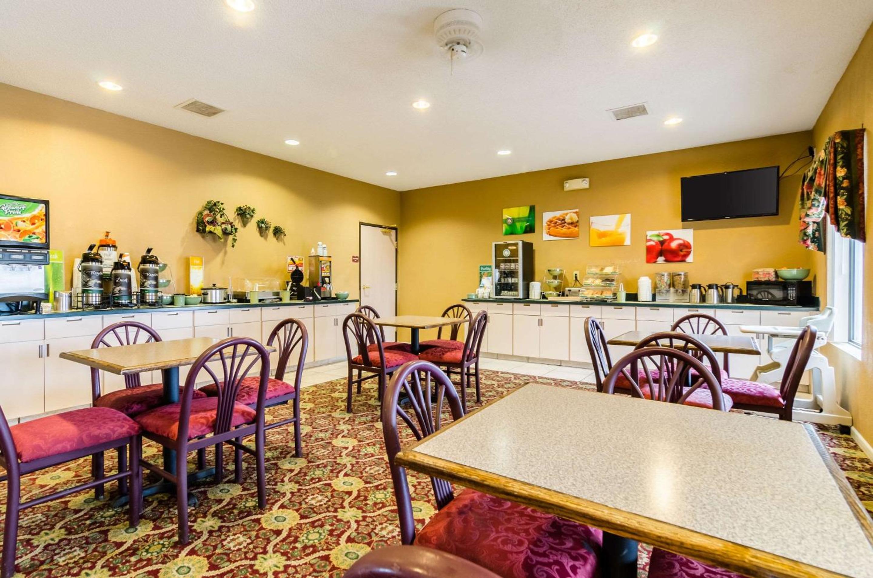 Quality Inn & Suites Manhattan