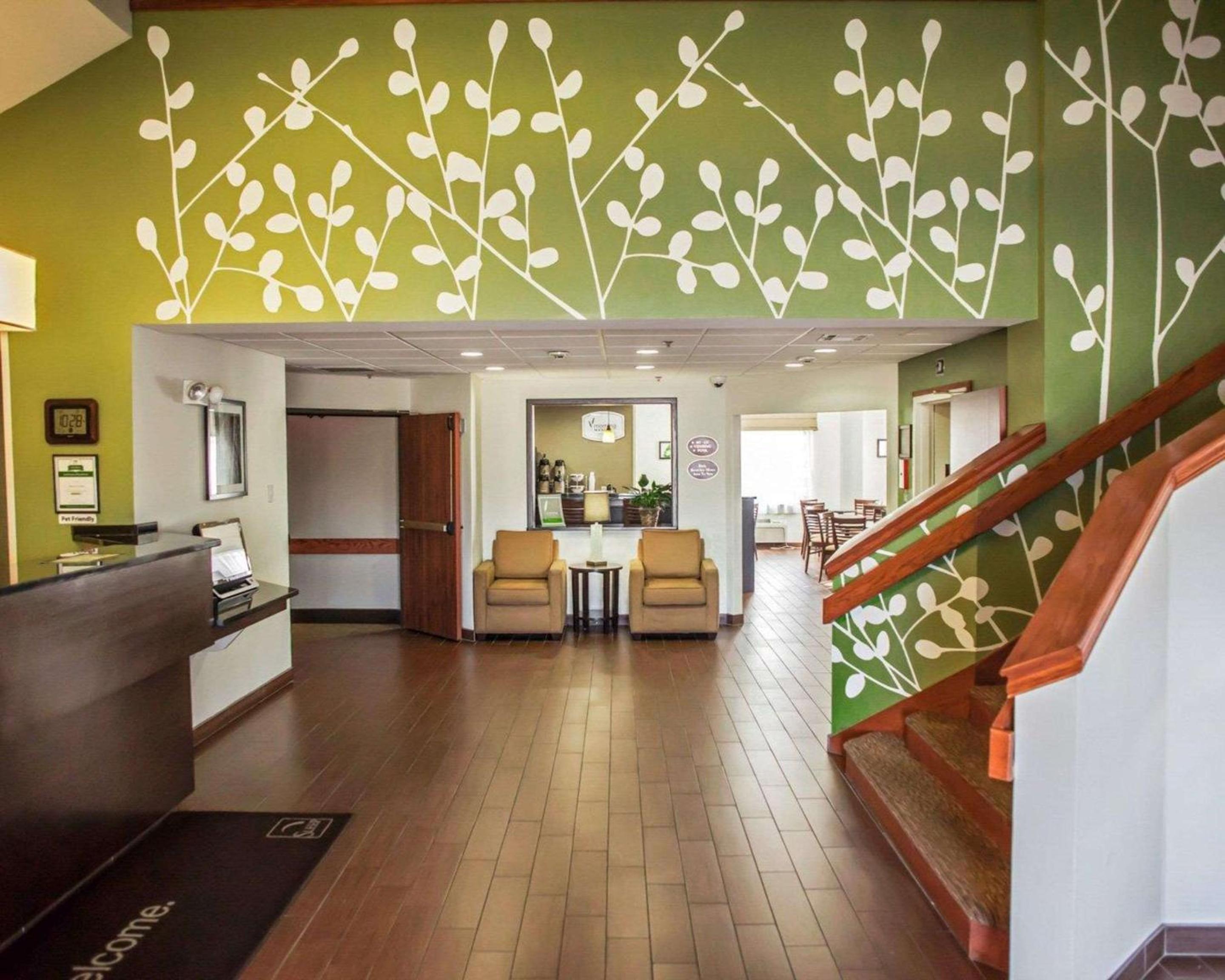 Topeka Vacations - Sleep Inn  Suites Topeka West I-70 Wanamaker - Property Image 1