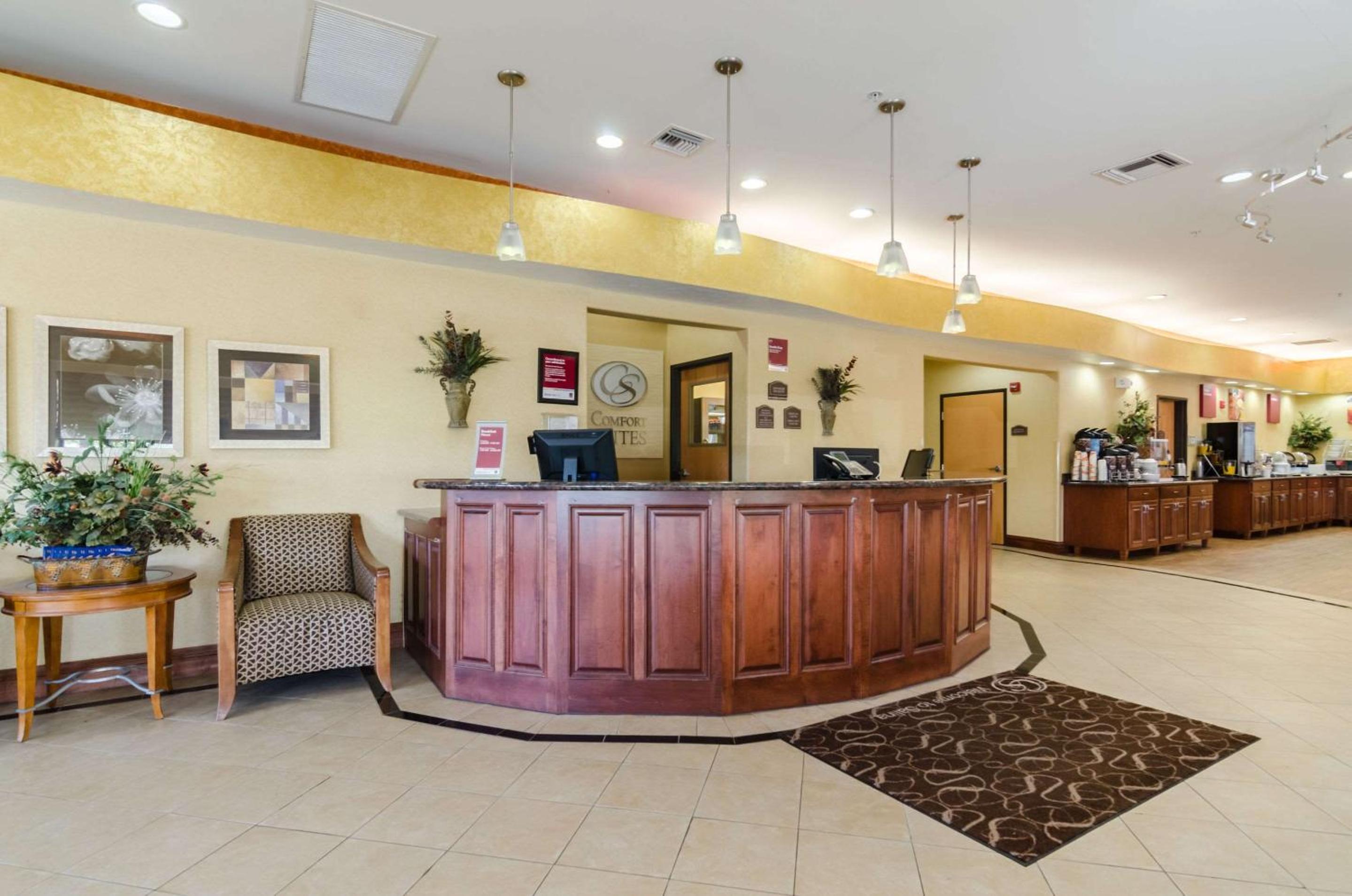 Comfort Suites Salina South, Photo 53