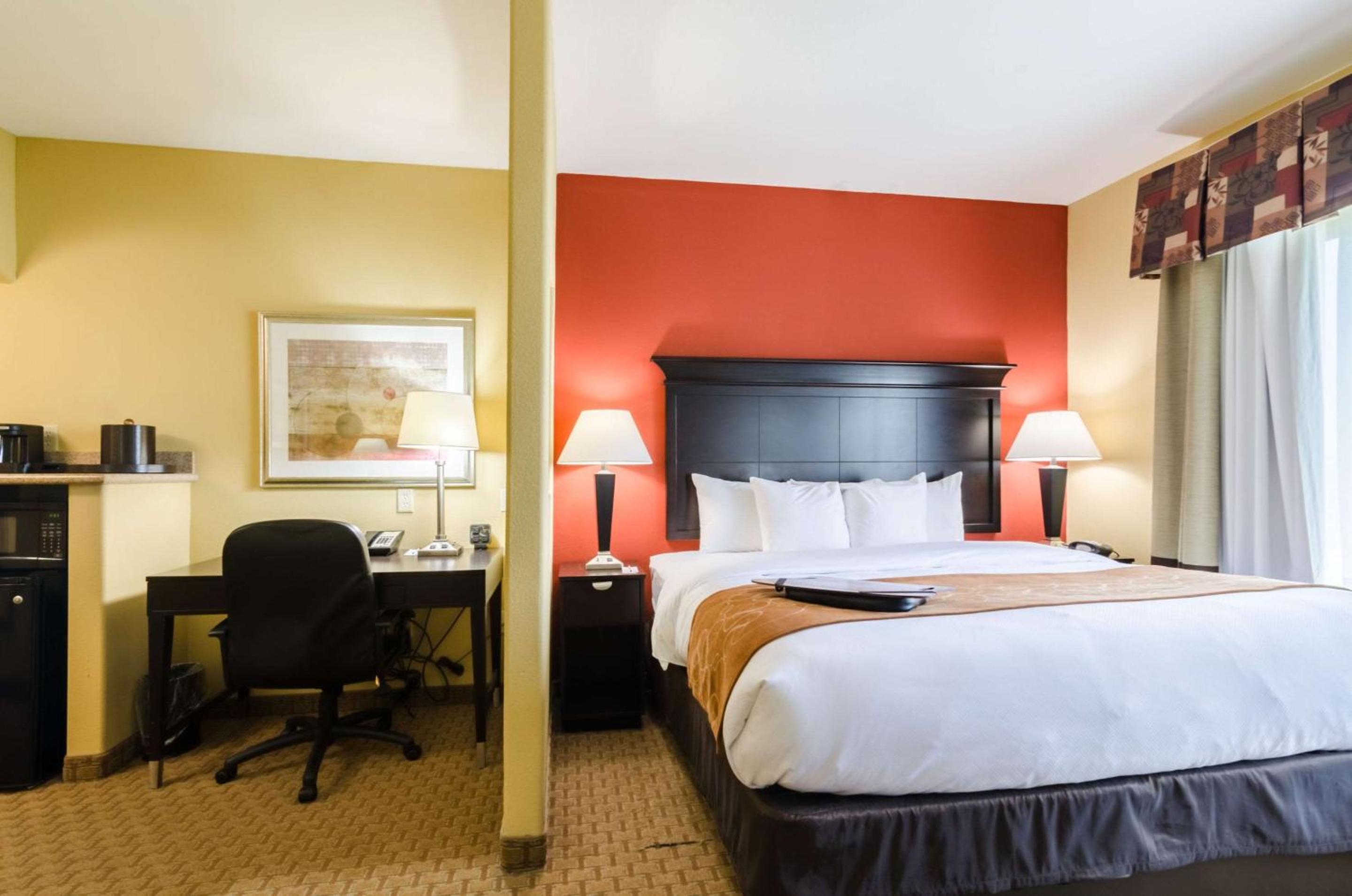 Comfort Suites Salina South, Photo 29