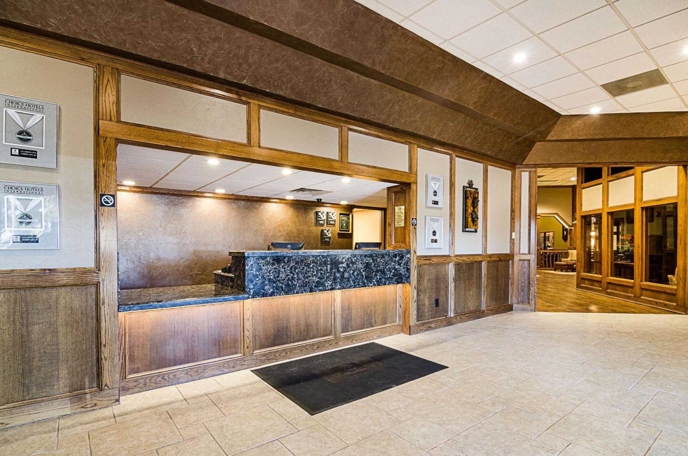 Garden City Vacations - Clarion Inn - Property Image 25