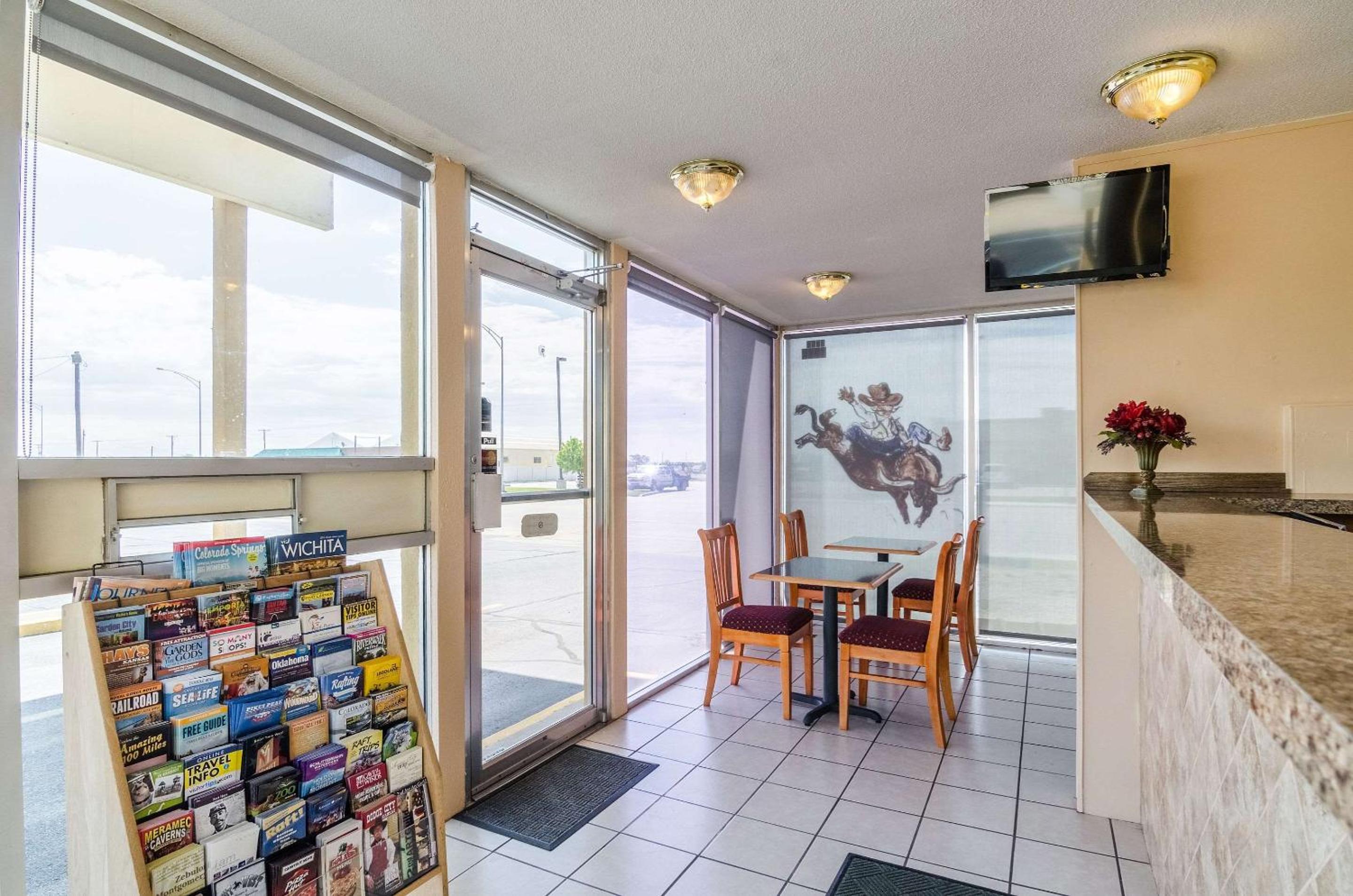 Dodge City Vacations - Executive Inn Dodge City, KS - Property Image 6