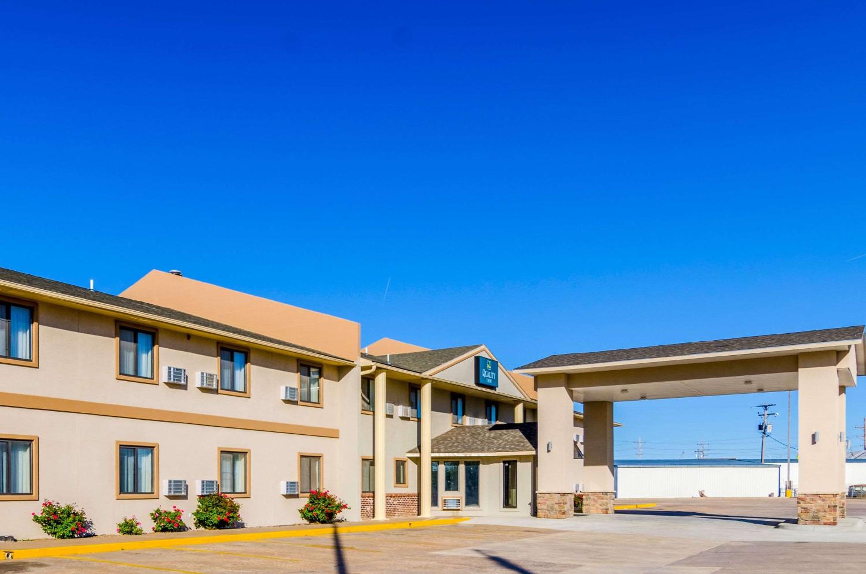 Quality Inn Great Bend view 2