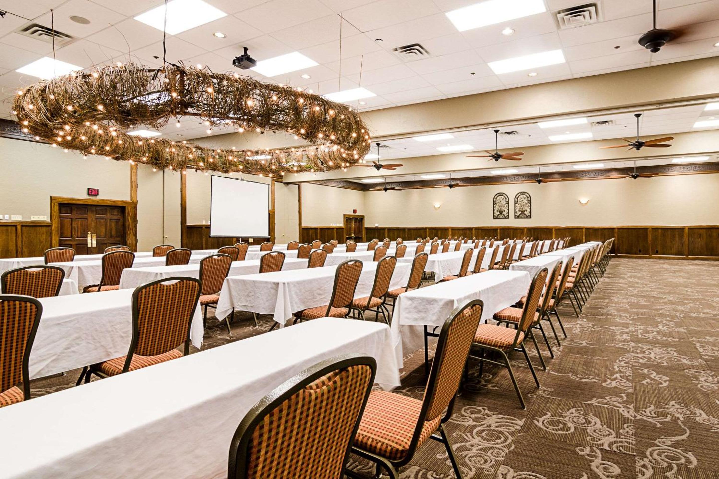 Garden City Vacations - Clarion Inn - Property Image 7