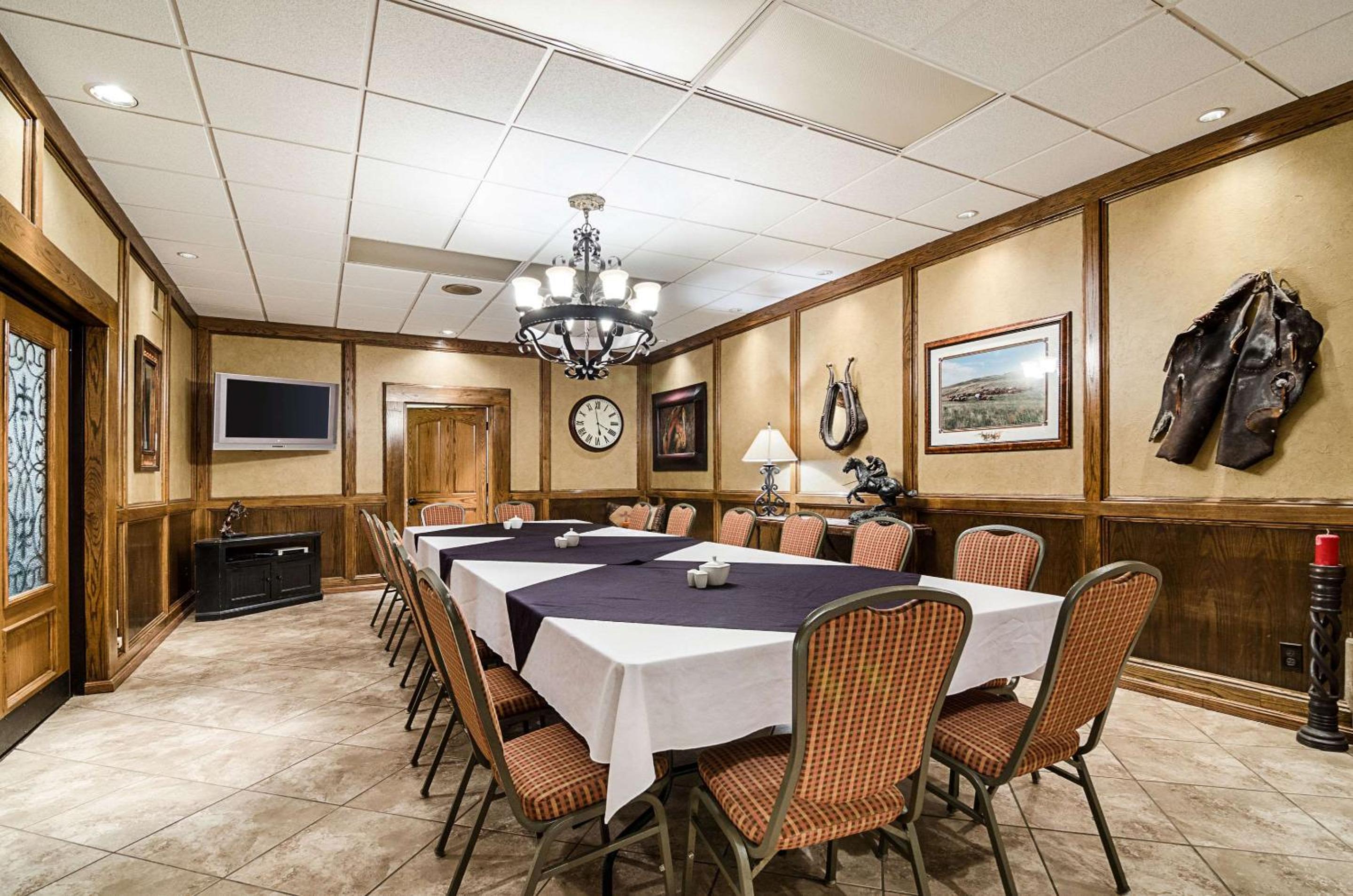 Garden City Vacations - Clarion Inn - Property Image 9