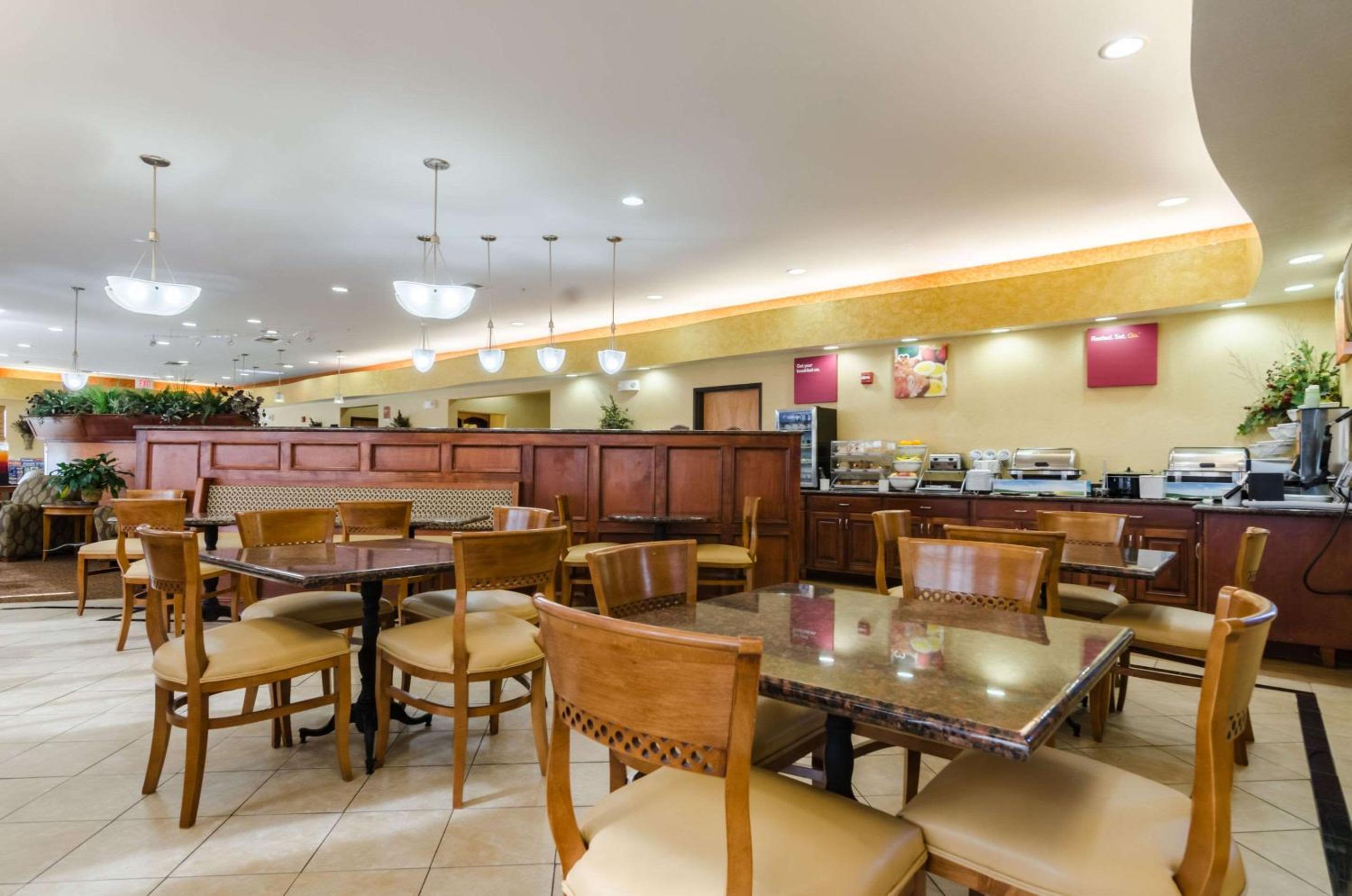 Comfort Suites Salina South, Photo 6