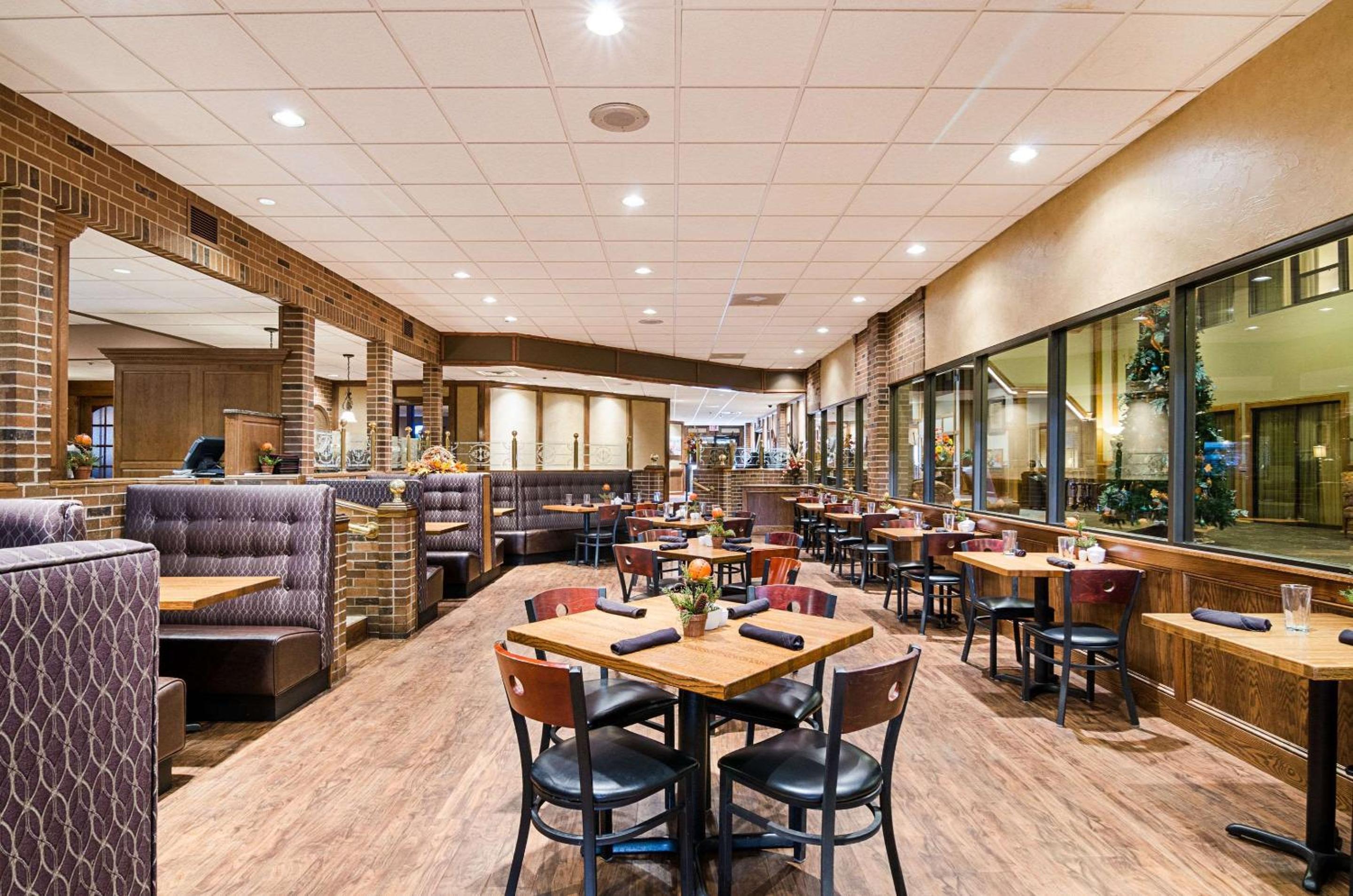 Garden City Vacations - Clarion Inn - Property Image 14