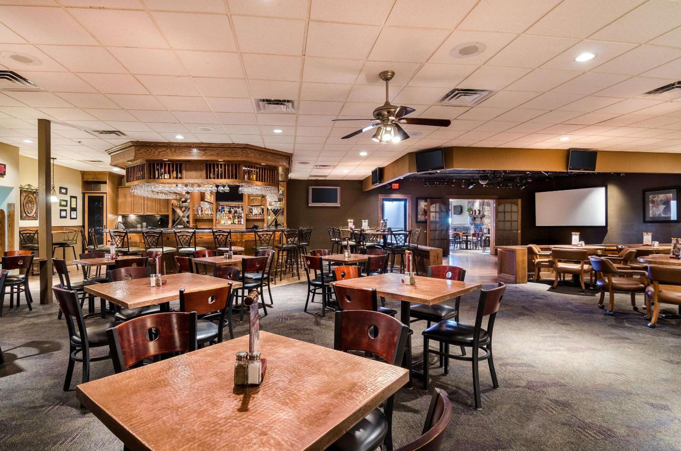 Garden City Vacations - Clarion Inn - Property Image 11