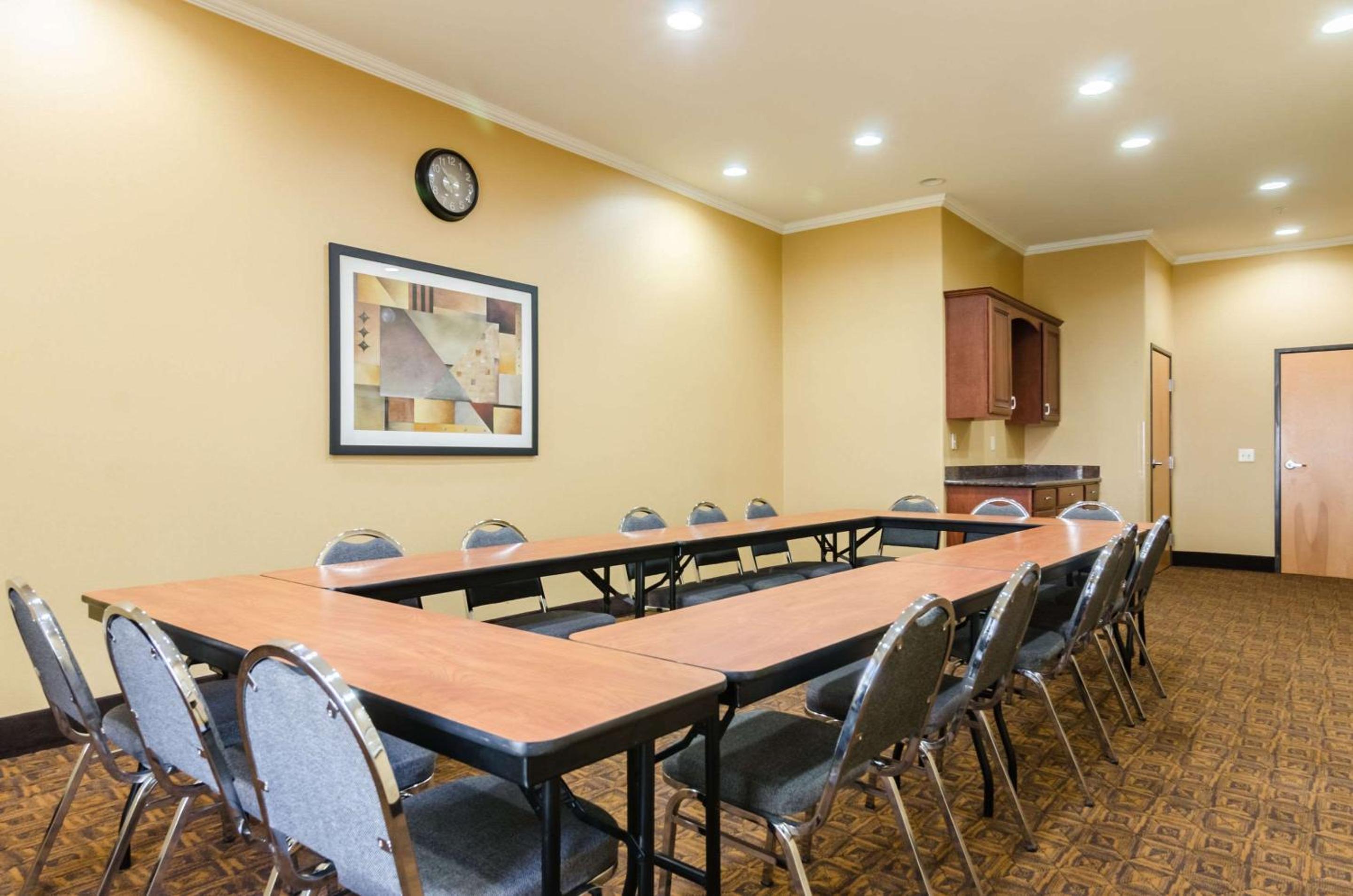 Comfort Suites Salina South, Photo 19