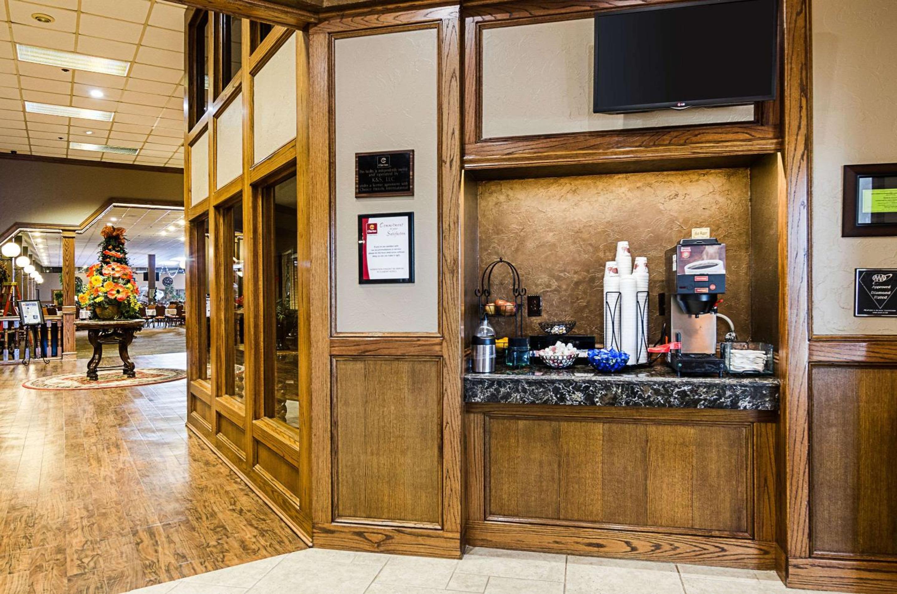 Garden City Vacations - Clarion Inn - Property Image 3