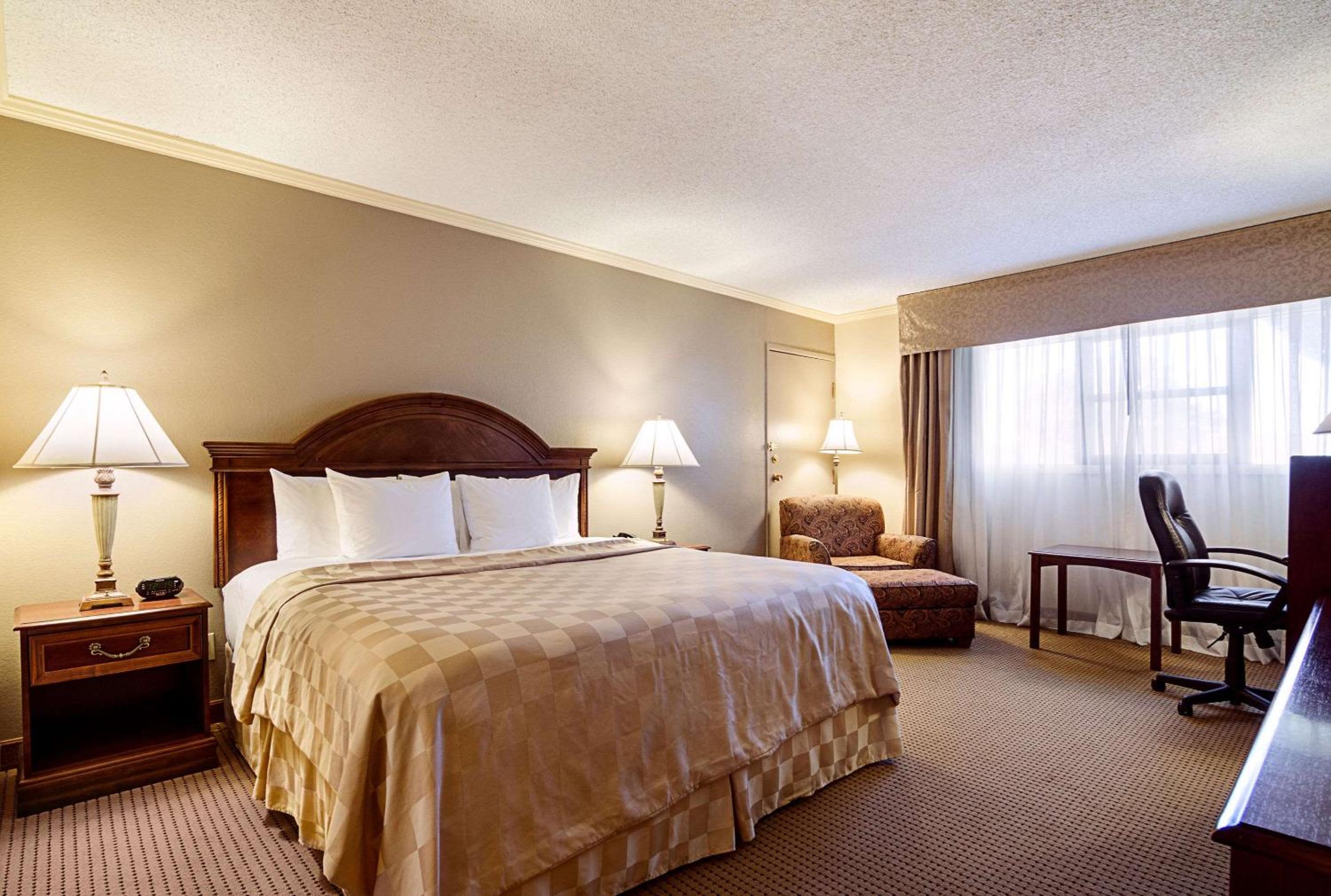 Garden City Vacations - Clarion Inn - Property Image 32