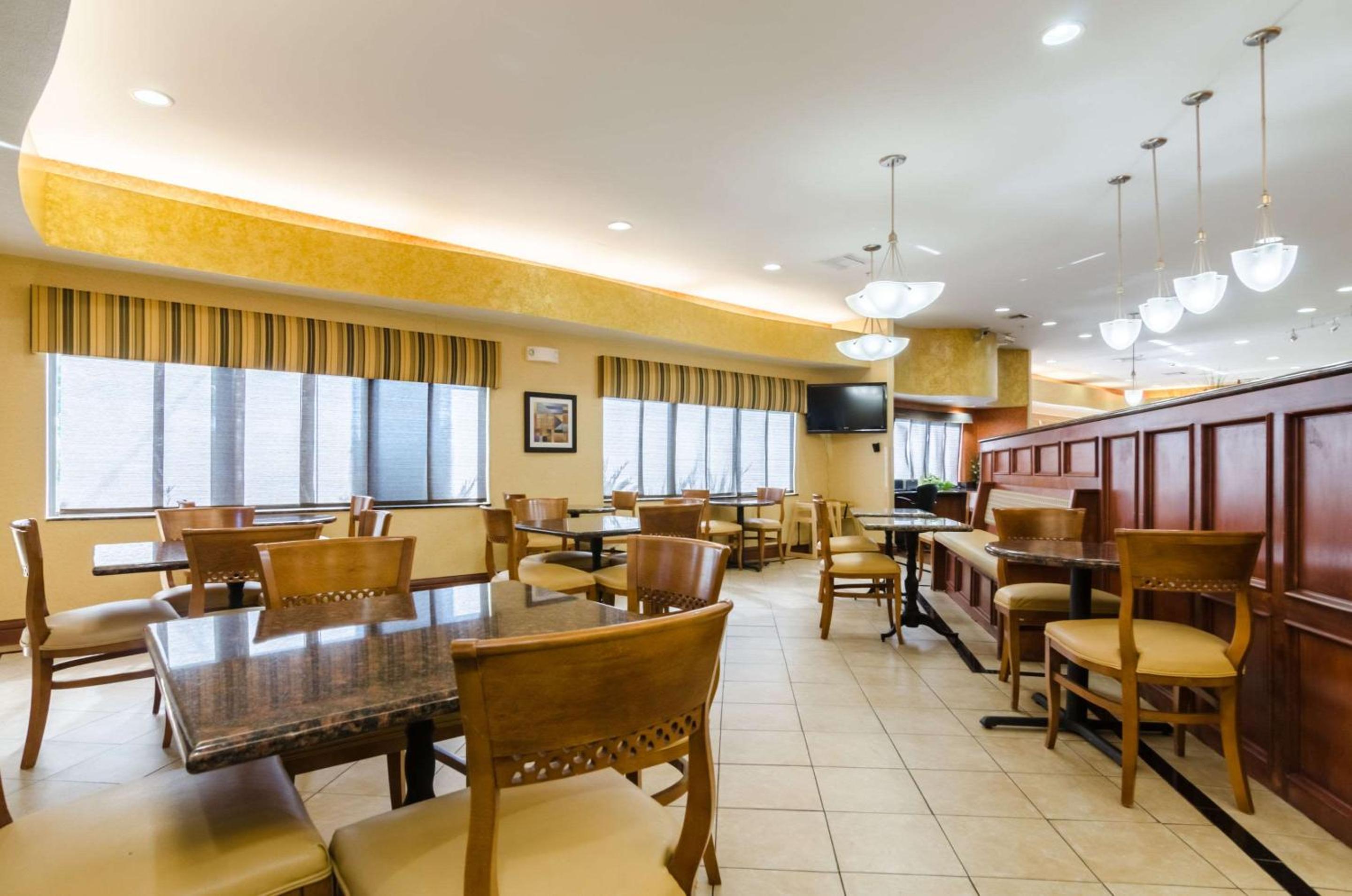 Comfort Suites Salina South, Photo 50