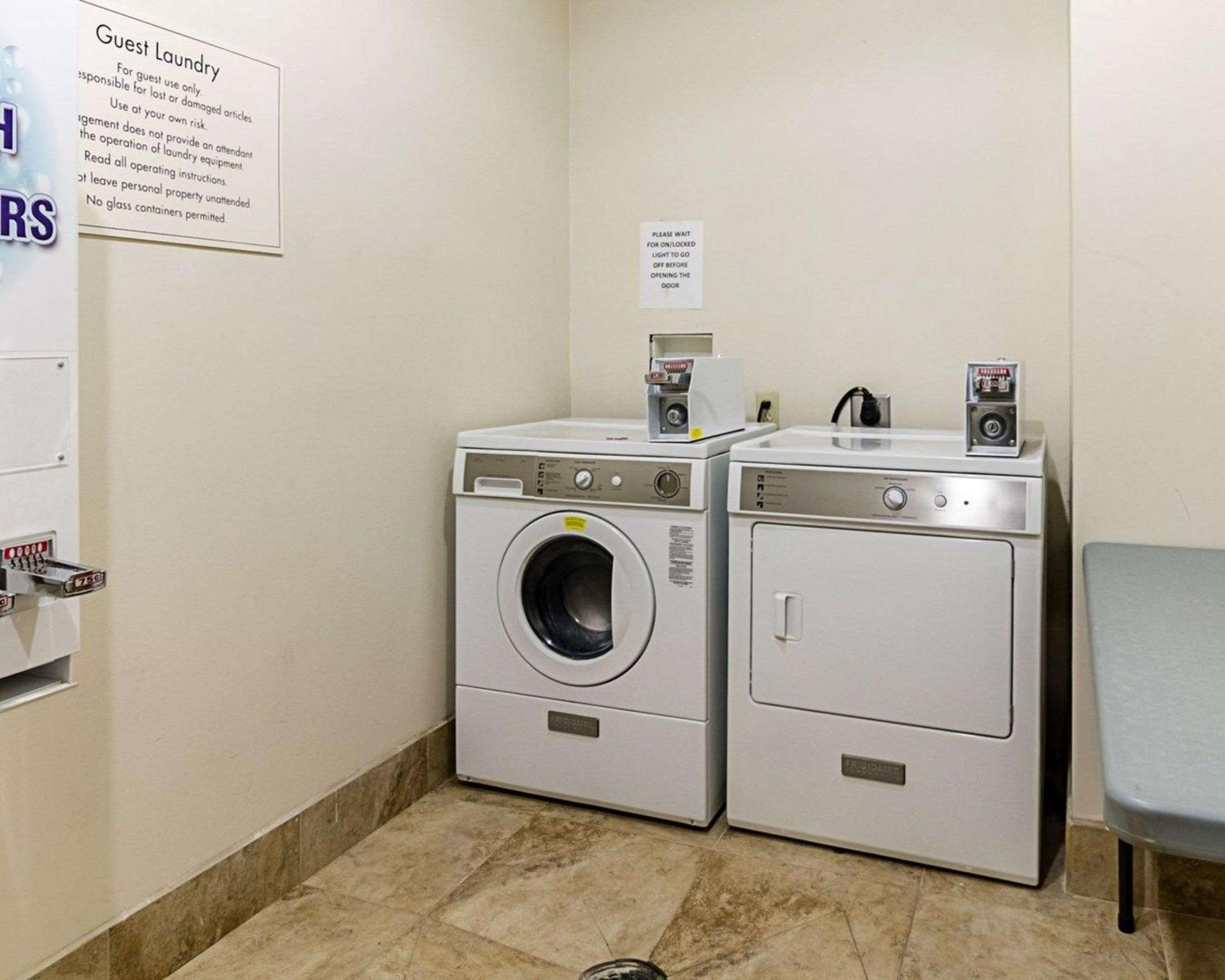 Lawrence Vacations - Comfort Inn  Suites Lawrence - University Area - Property Image 34