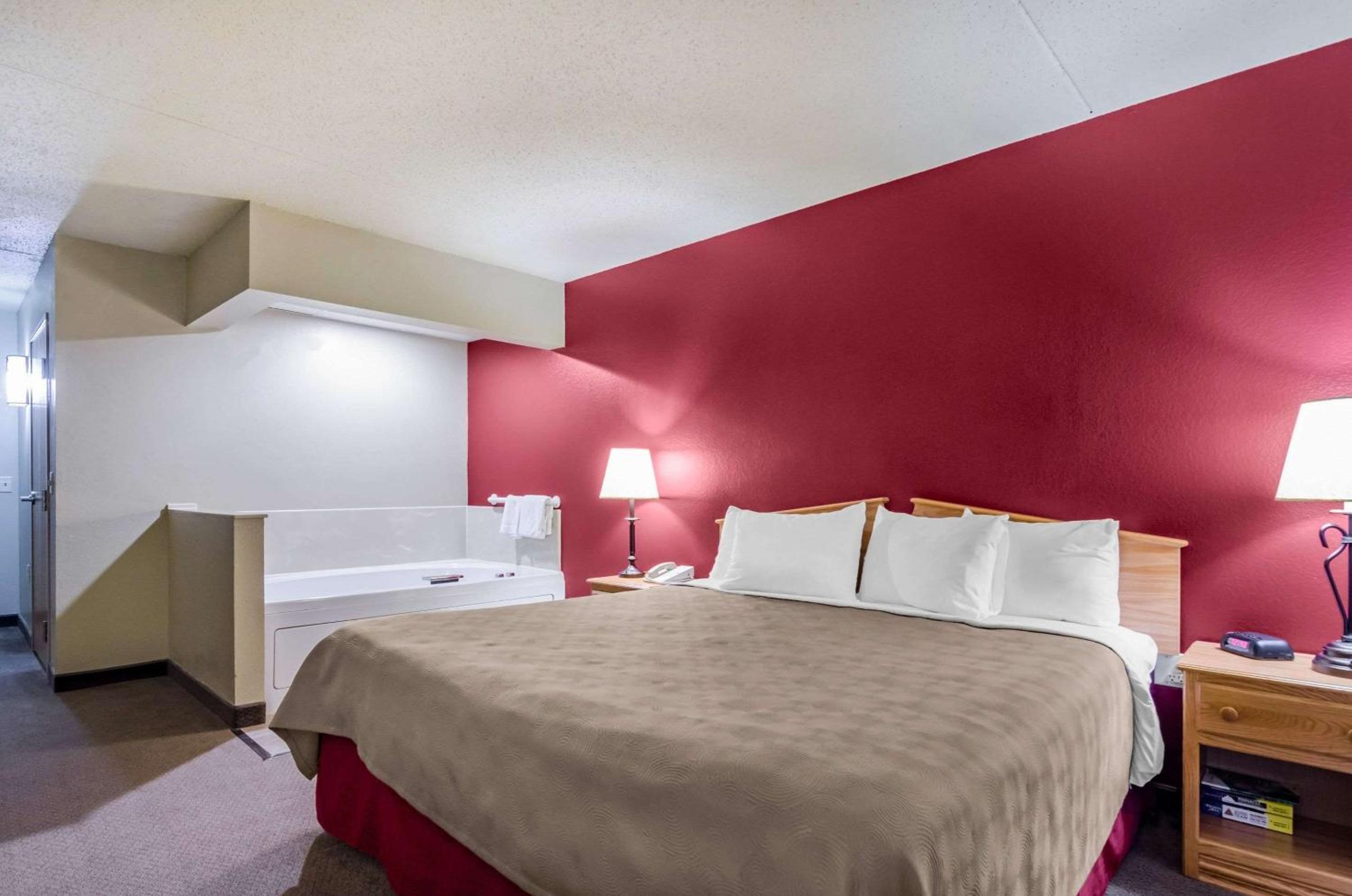 Rodeway Inn Hesston