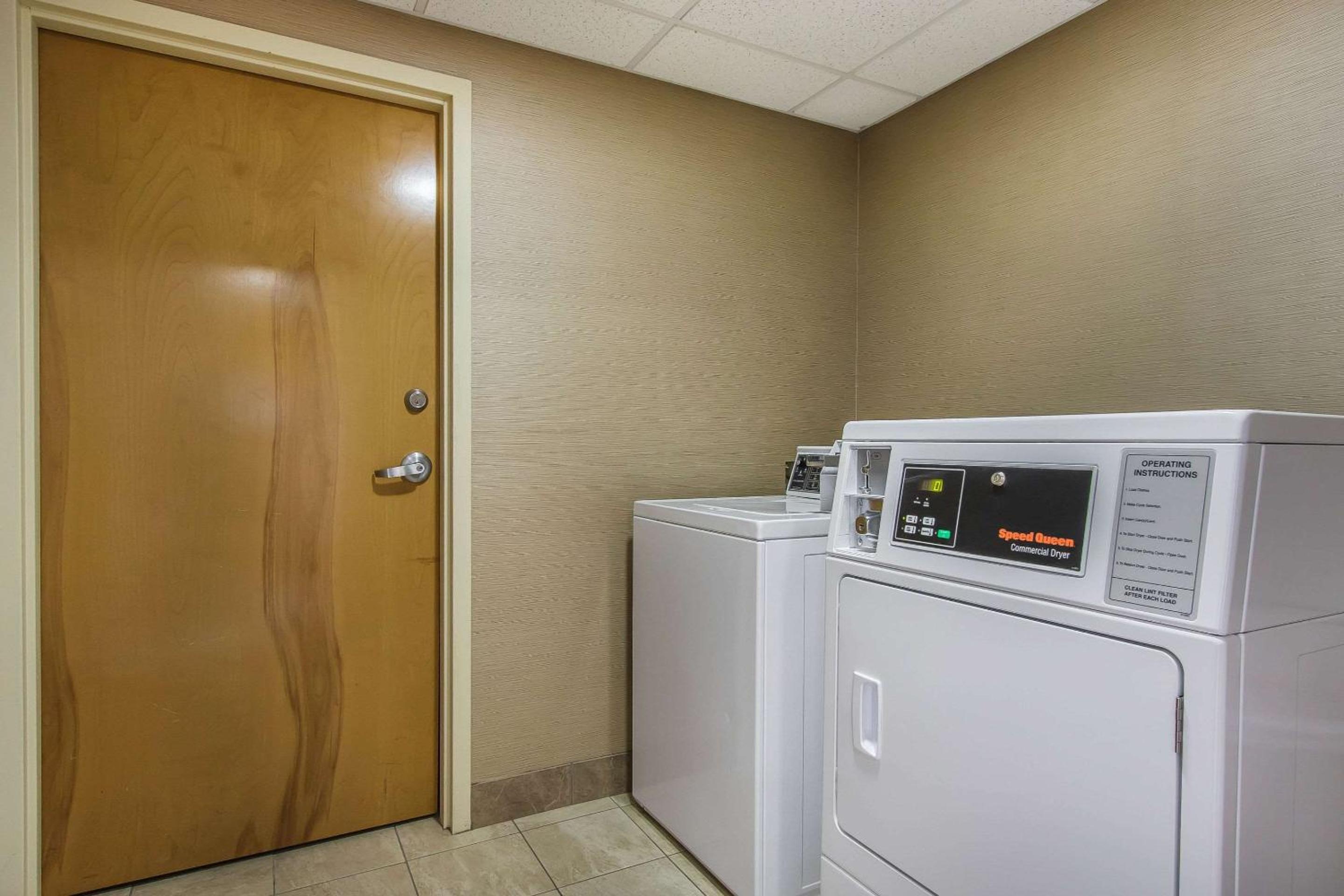 Richmond Vacations - Comfort Suites - Property Image 39