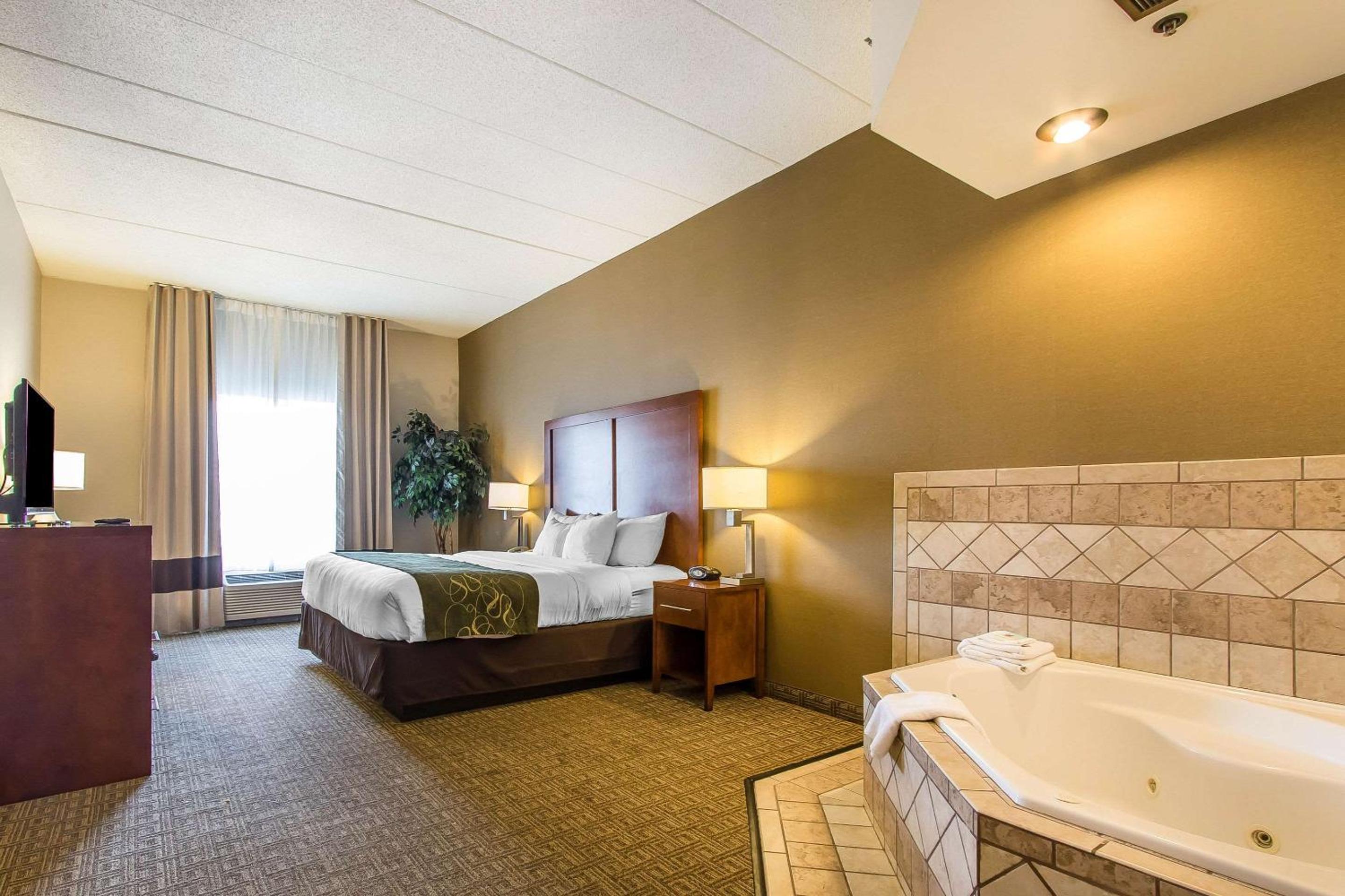 Richmond Vacations - Comfort Suites - Property Image 20