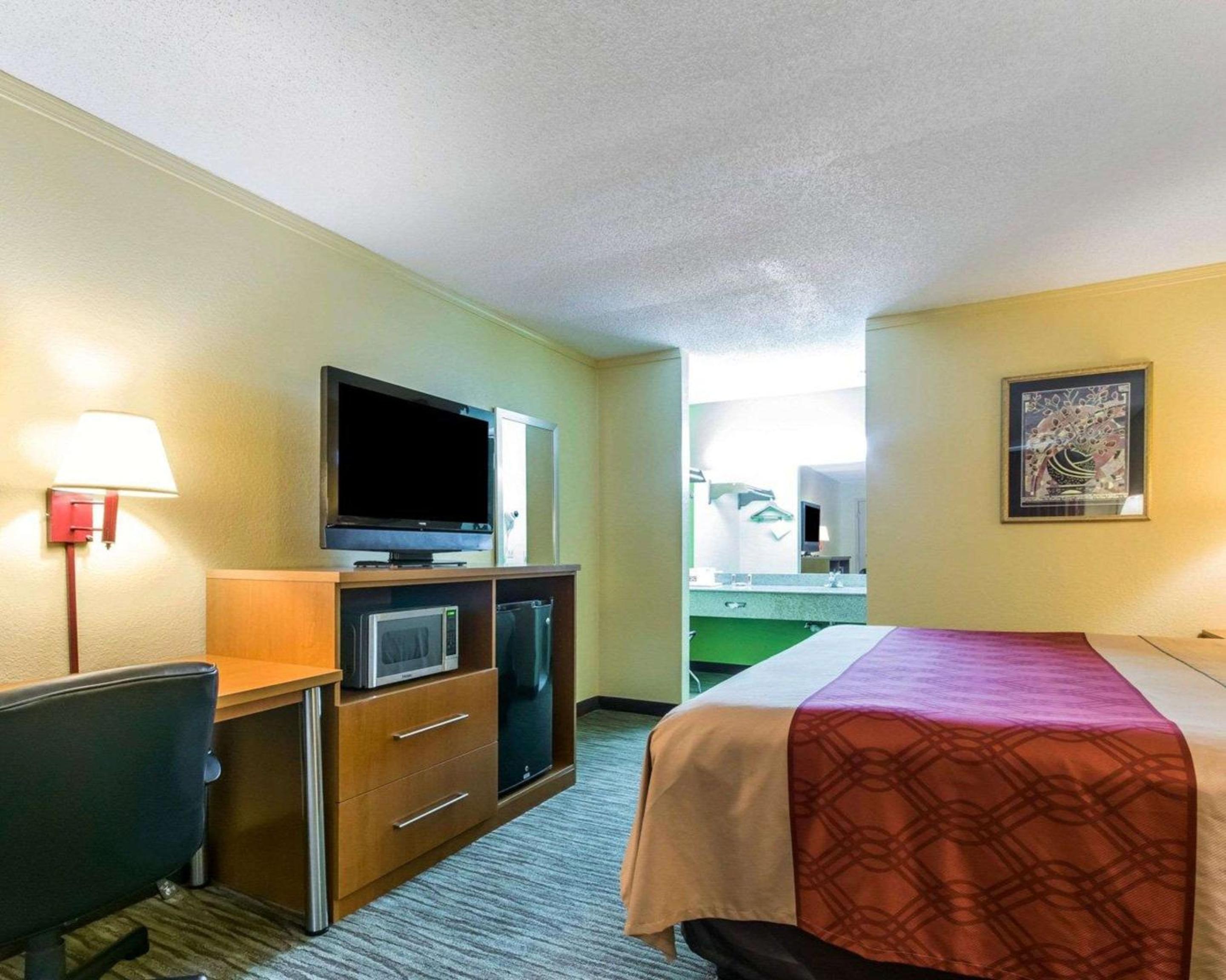 Econo Lodge Franklin South