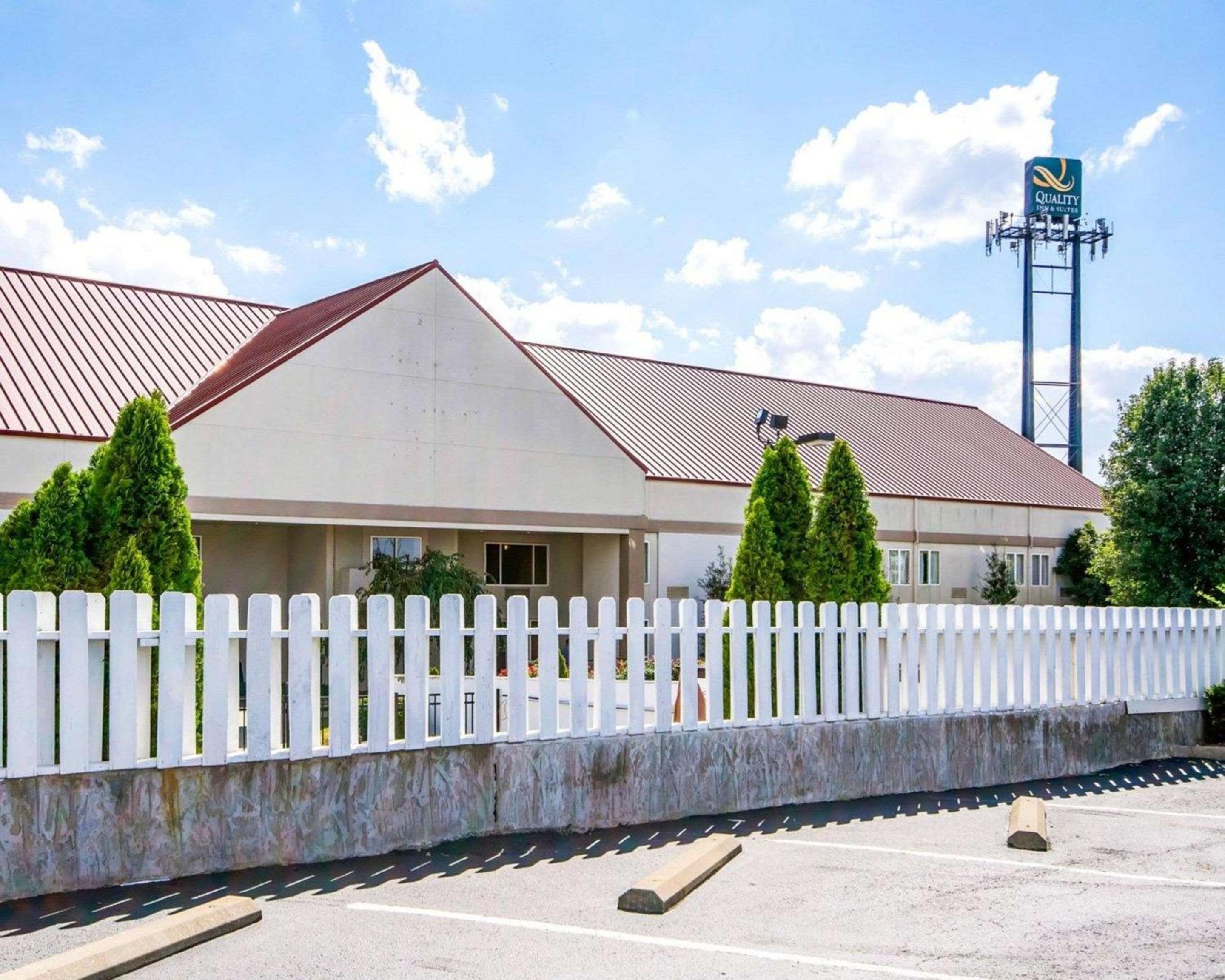 Quality Inn & Suites Elizabethtown view 3