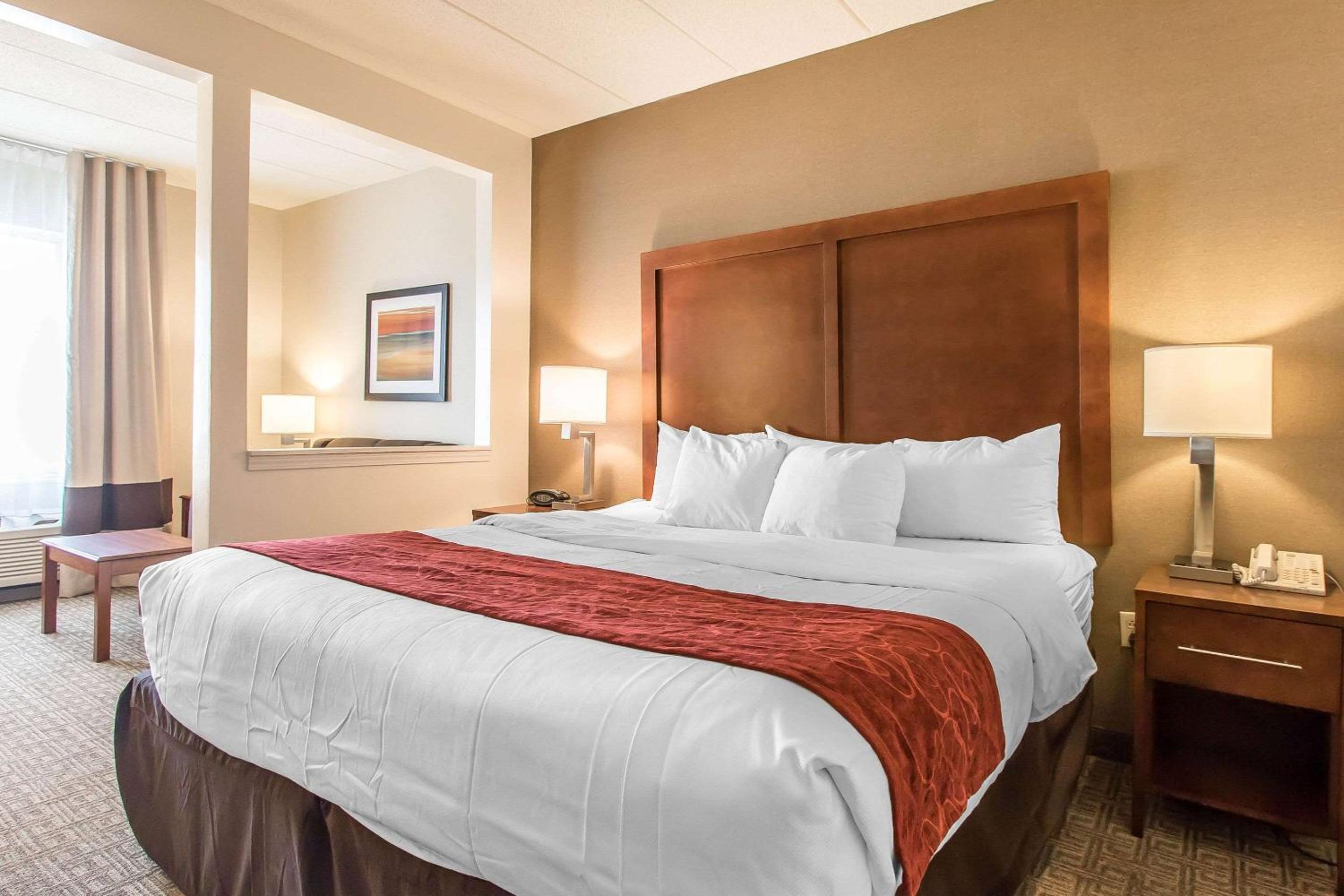 Richmond Vacations - Comfort Suites - Property Image 13