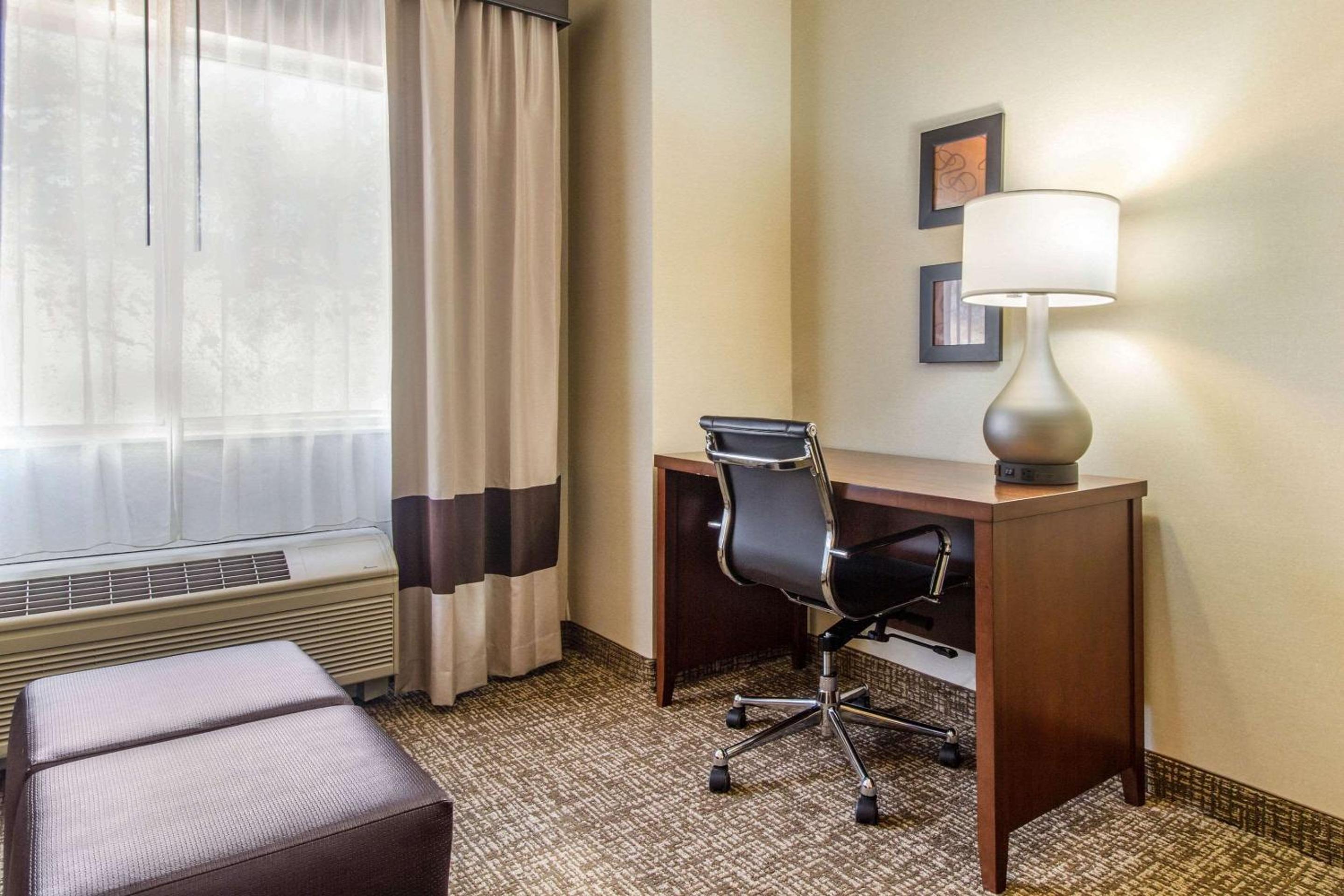 Corbin Vacations - Quality Suites - Property Image 12