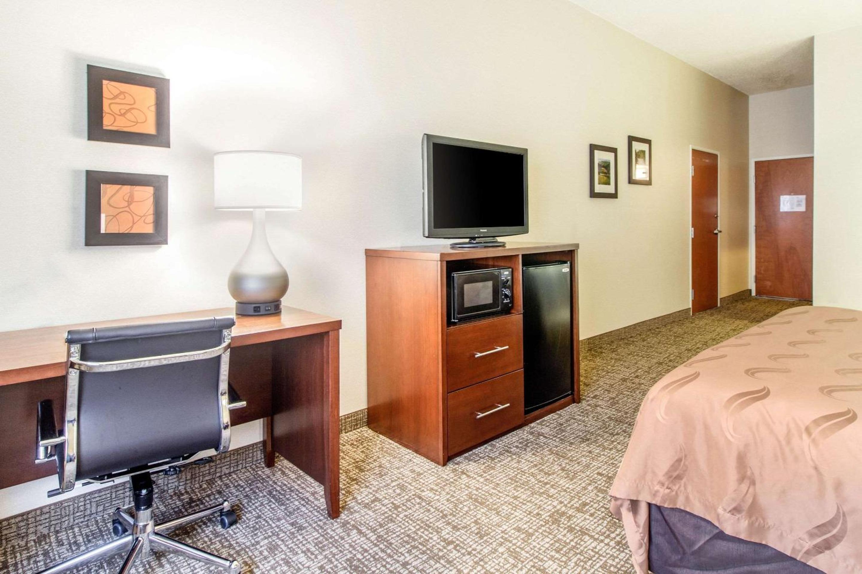 Corbin Vacations - Quality Suites - Property Image 10