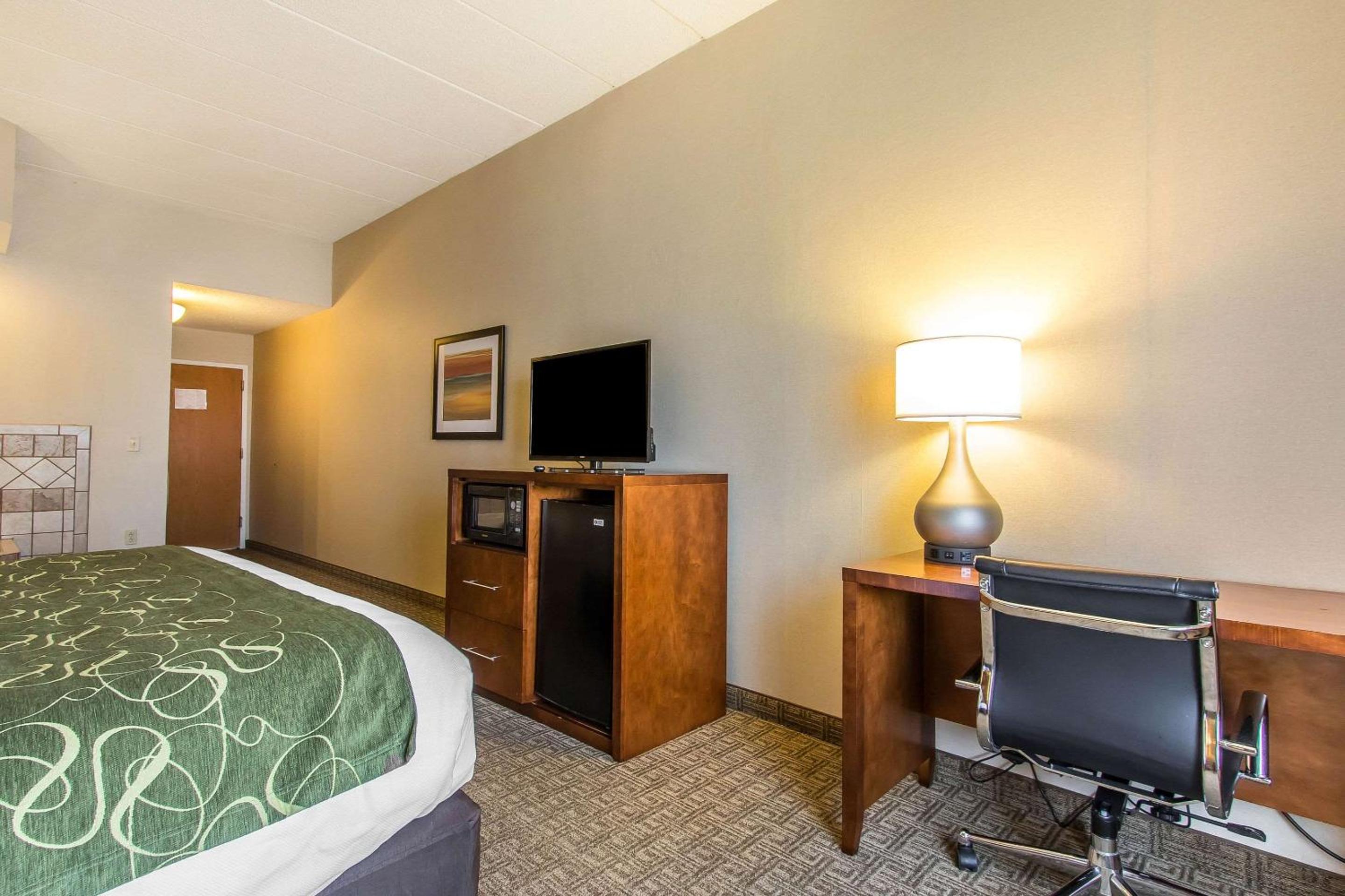 Richmond Vacations - Comfort Suites - Property Image 25