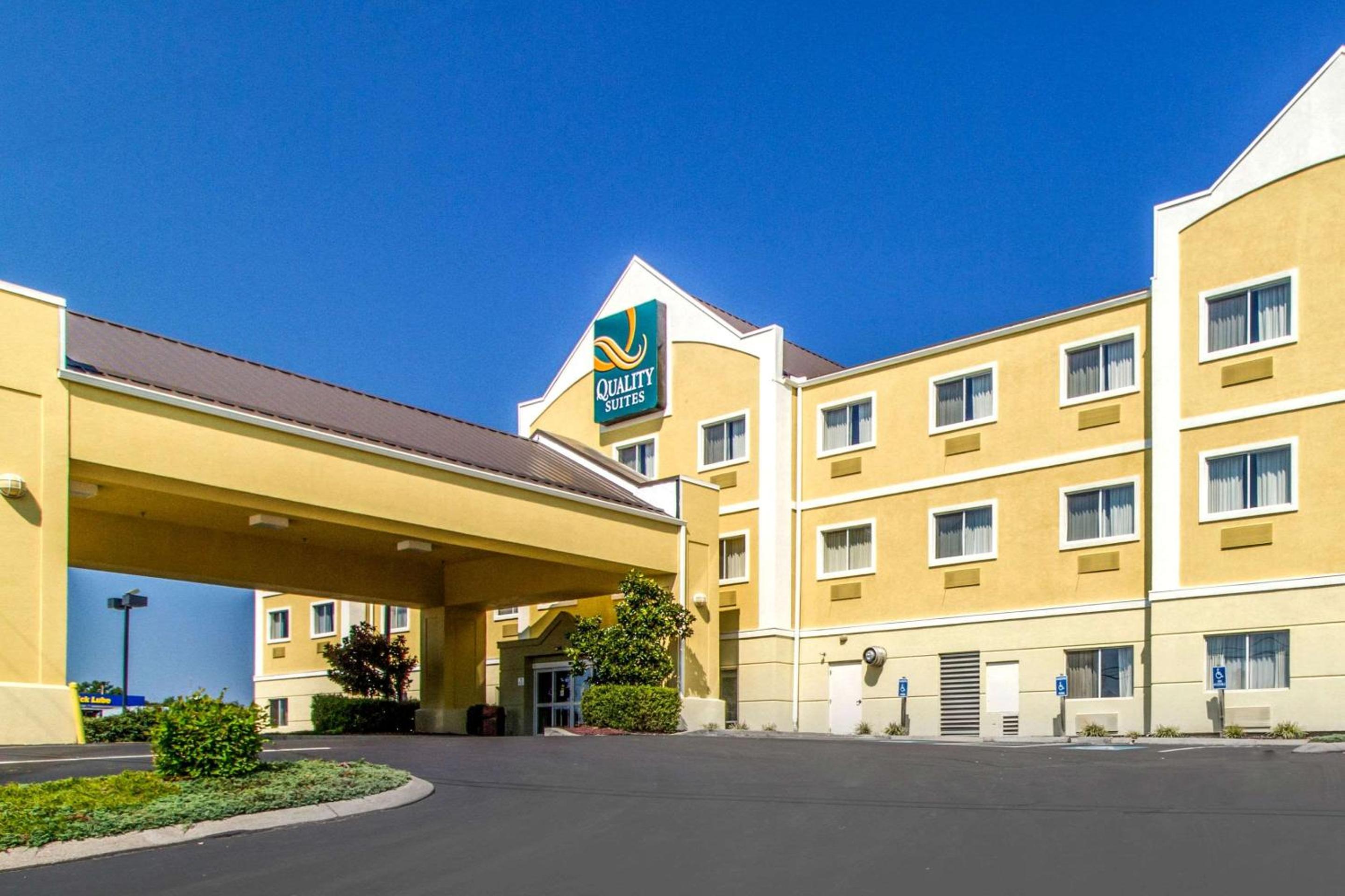 Corbin Vacations - Quality Suites - Property Image 7